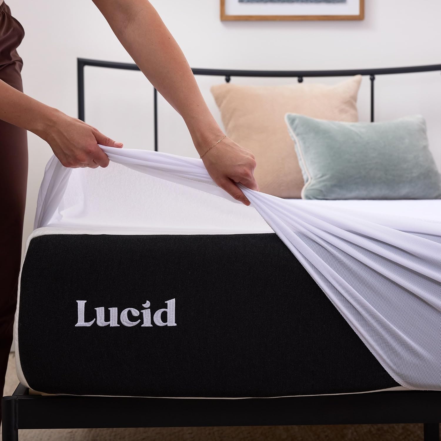 LUCID Premium Waterproof Mattress Protector, Queen Size – Fitted Sheet Style, Machine Washable – Cotton Terry Top Cover – Dorm Room Essential – White