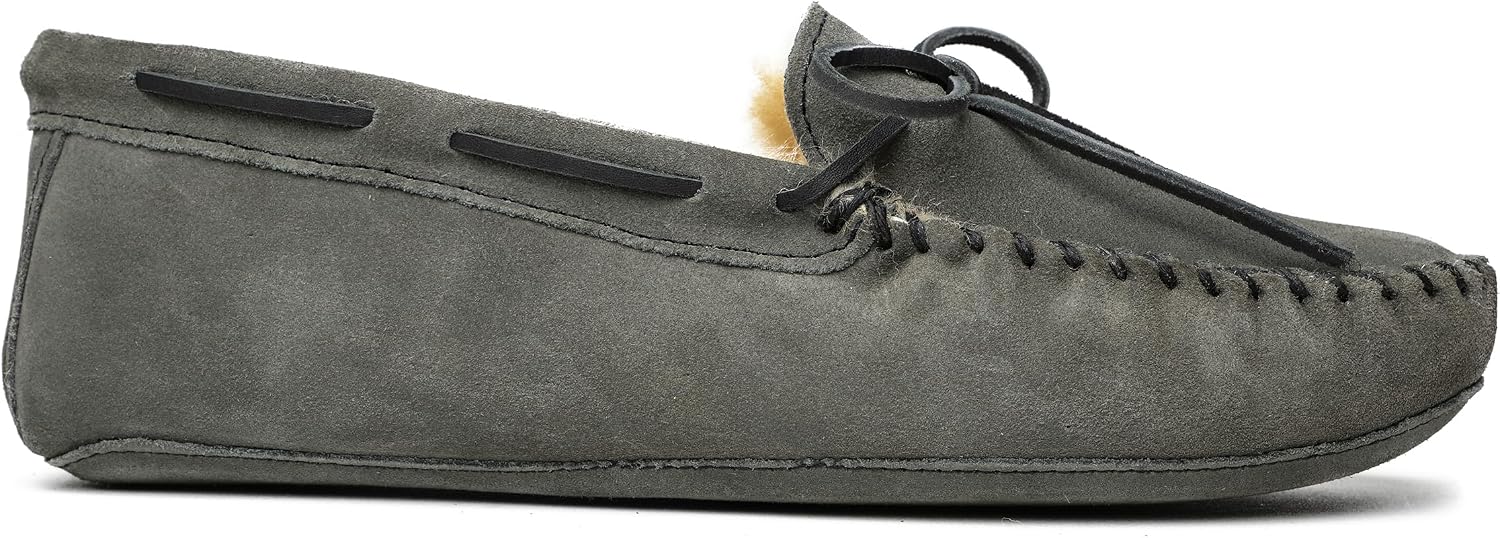 Minnetonka Men's Sheepskin Softsole Moccasin Slipper