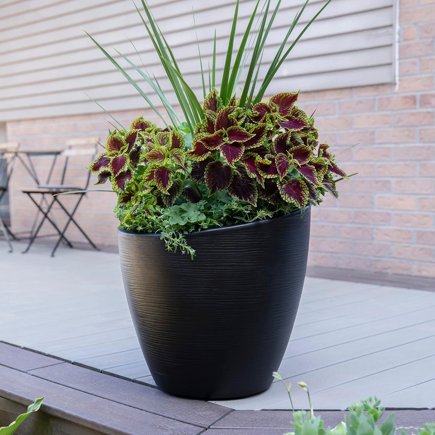 Mayne Modesto 20in Round Modern Planter, Neptune Blue | All season, Indoor/Outdoor, Double-wall design, Fade resistant, 15-year warranty