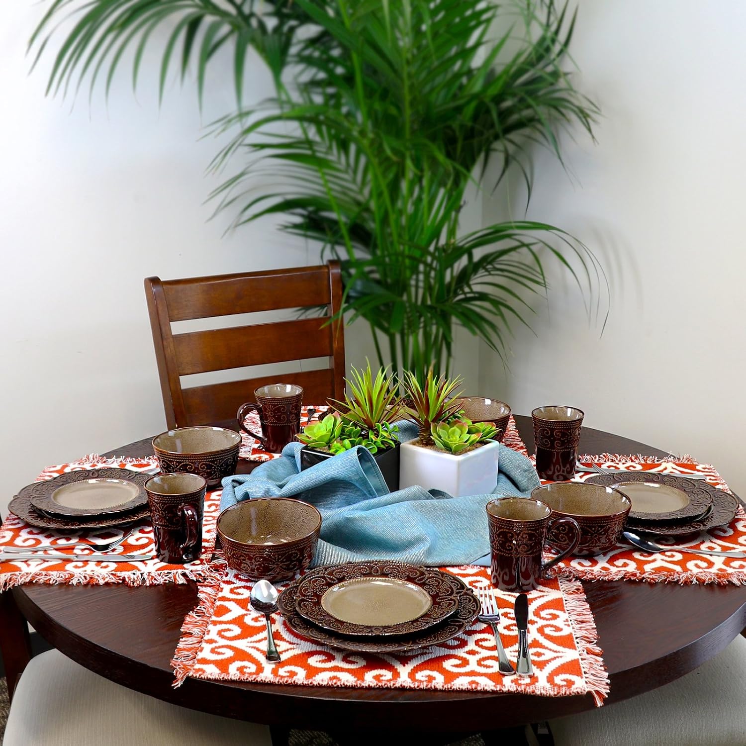 Elama Round Decorated Stoneware Scallop Embossed Dinnerware Dish Set, 16 Piece, Luna