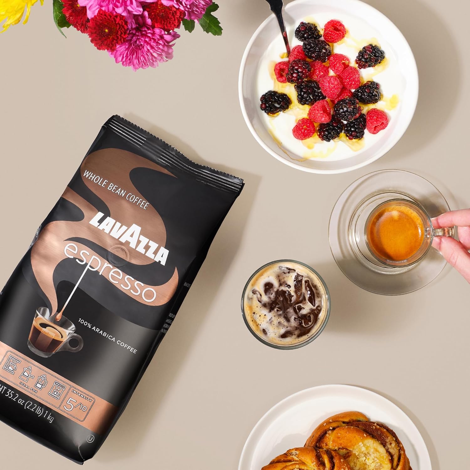 Lavazza QualitÃ Oro Whole Bean Blend, Medium Roast, 2.2 Pound (Pack of 1) ,100% Arabica, Central America & African highland origins, Fruity & Aromatic