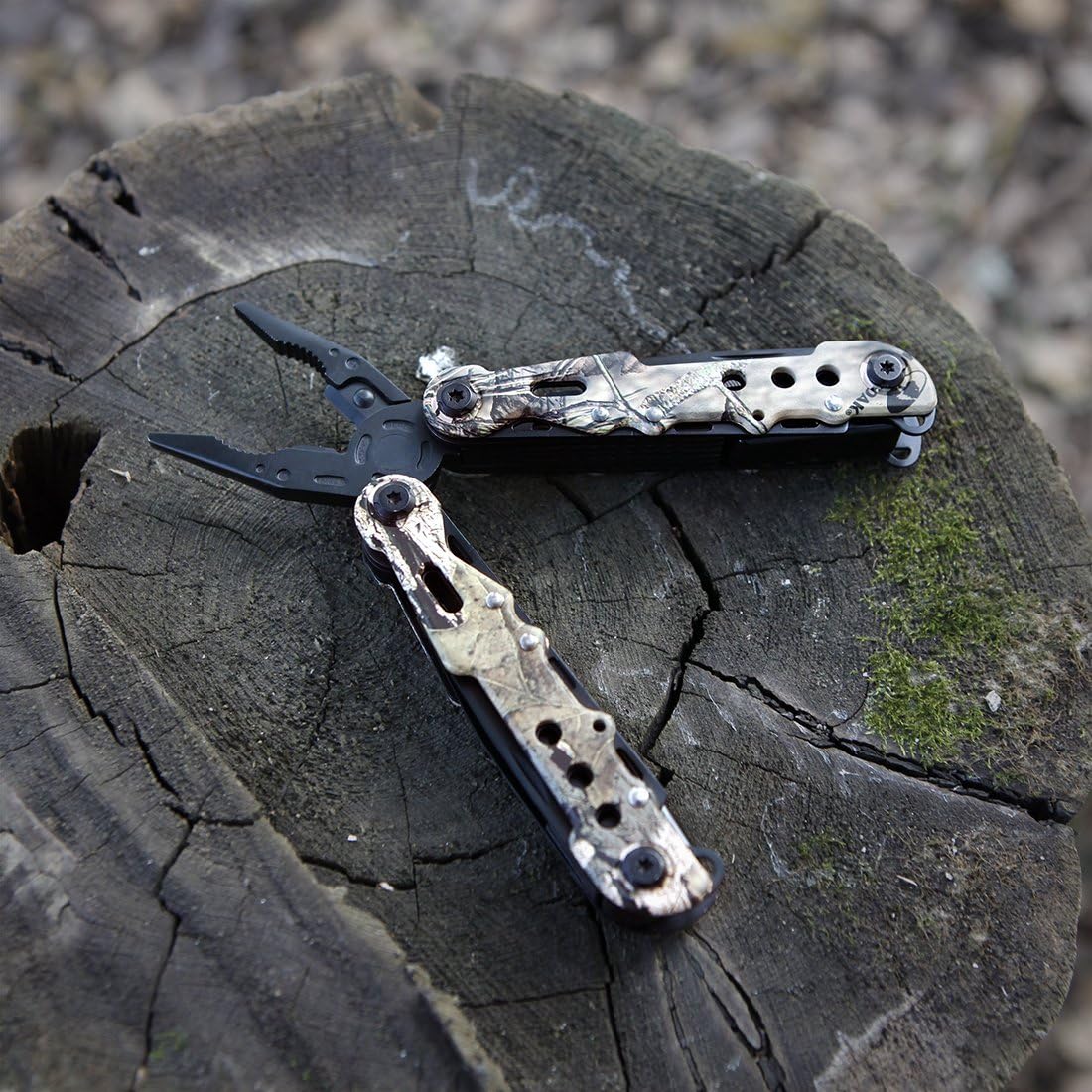 MOSSY OAK 13 in 1 Multi-tool - Multi Function Pliers | Folding Pocket Tool with Sheath, Camo - Portable Pocket Knife for Outdoors, Survival, Camping