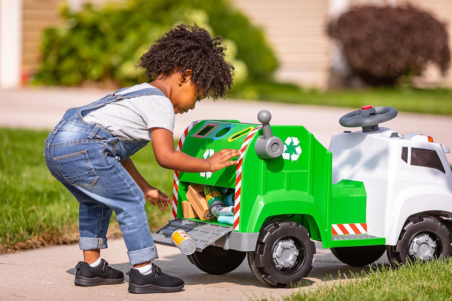 Kid Trax Real Rigs Toddler Recycling Truck Interactive Ride On Toy, Kids Ages 1.5-4 Years, 6 Volt Battery and Charger, Sound Effects
