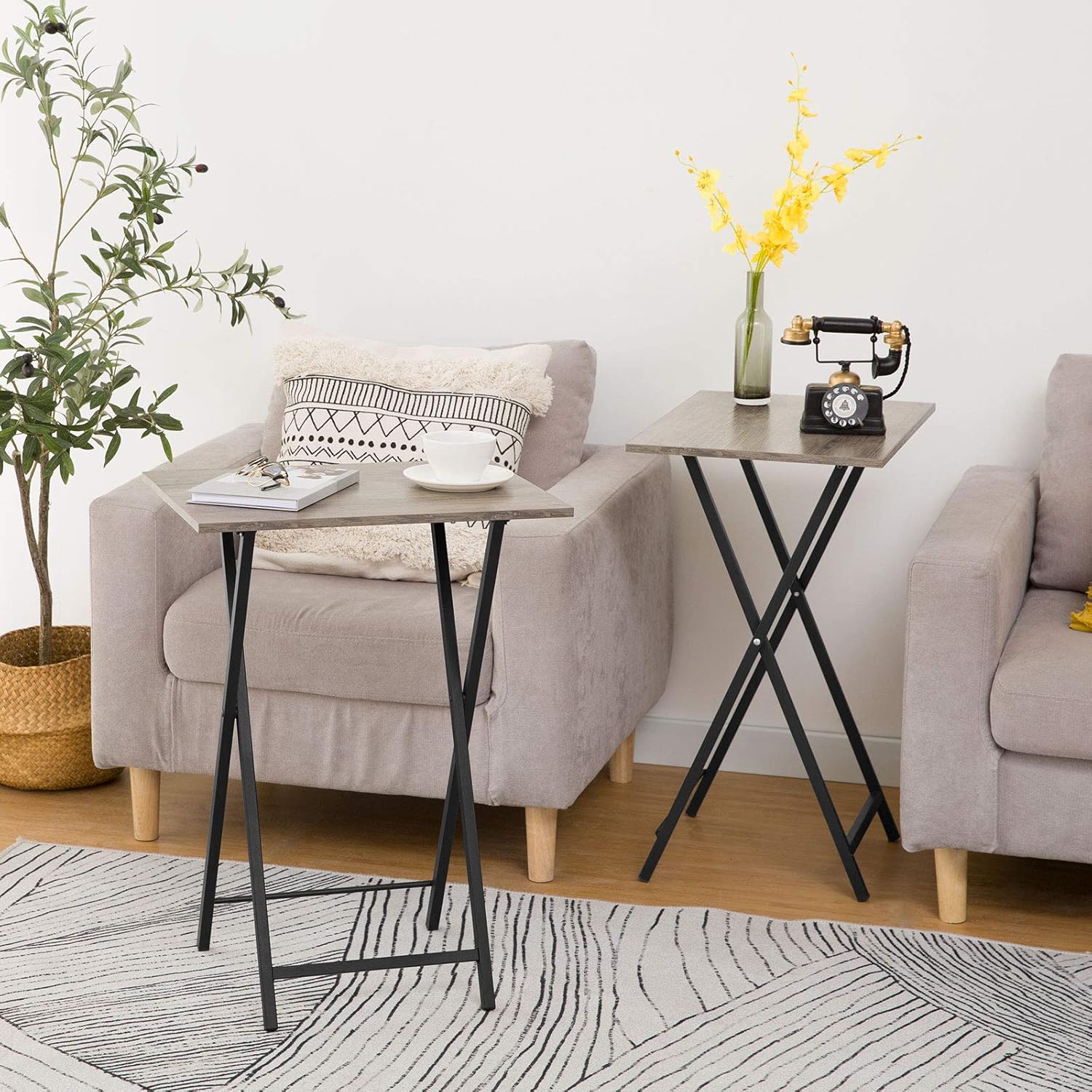 HOOBRO Folding TV Tray Tables, Set of 2 Side Table for Small Space, Industrial Snack Tables for Eating at Couch, Stable Metal Frame, Easy Assembly