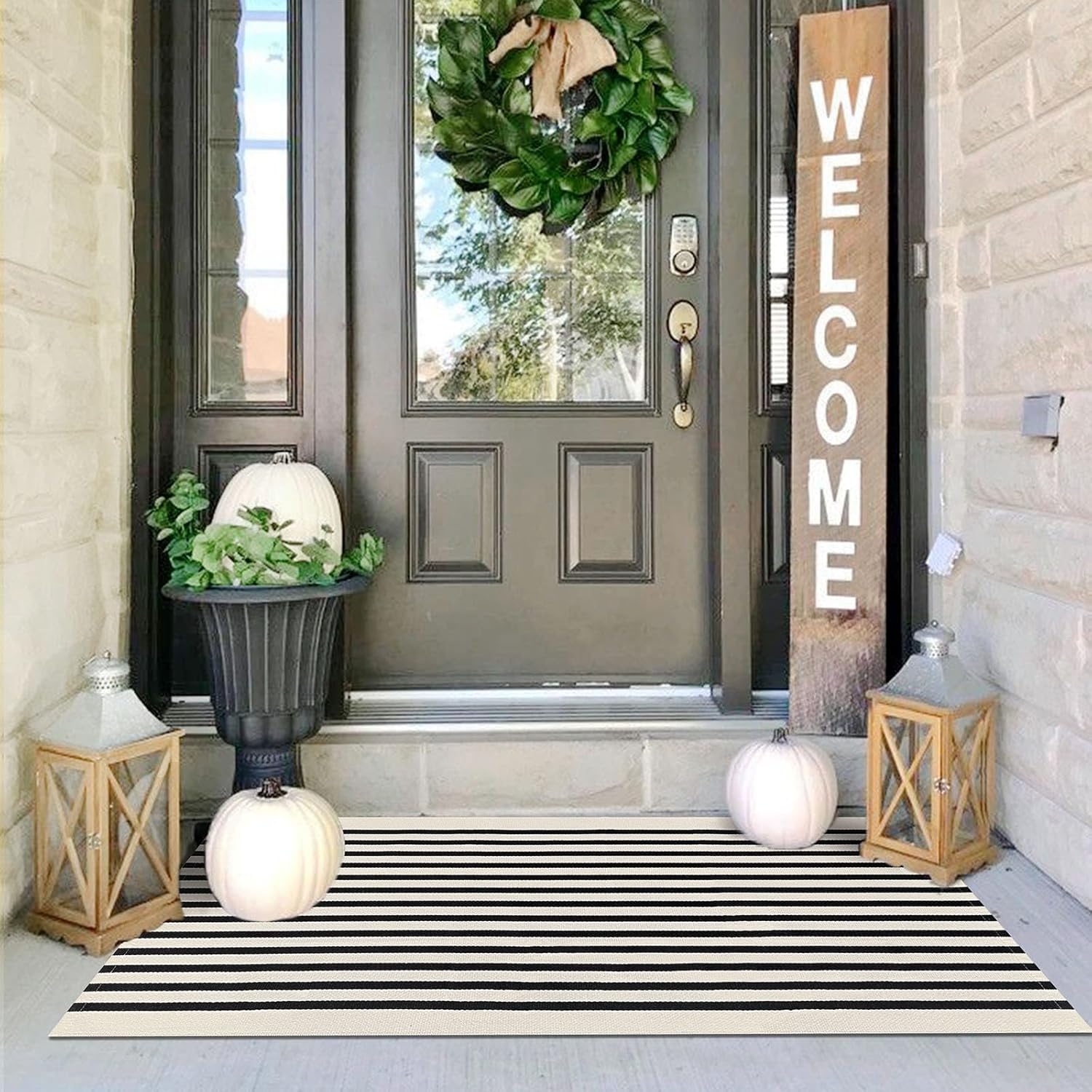IOHOUZE 27.5x43 Buffalo Plaid Rug, Washable Front Door Mat, Black White