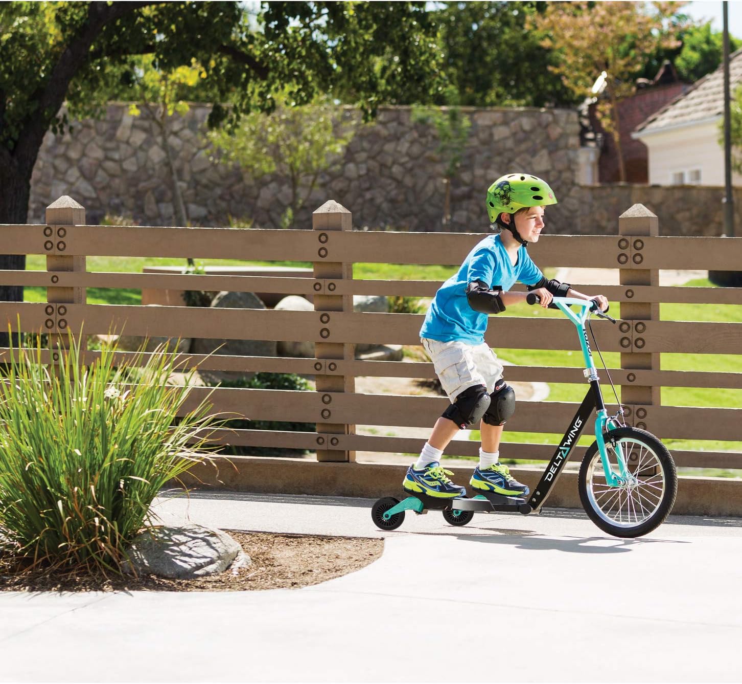 Razor DeltaWing Scooter Black/Mint Green, One Size