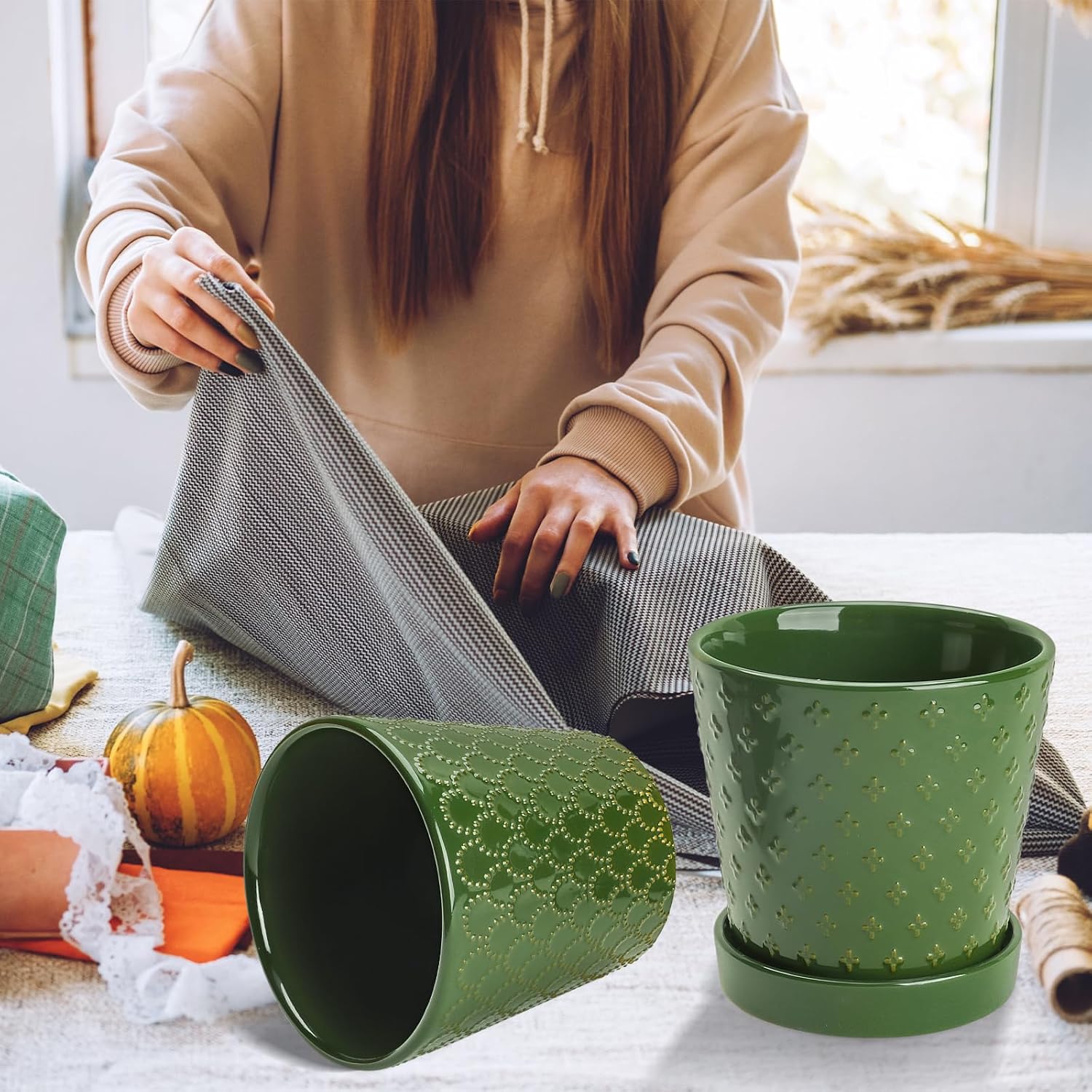 EFISPSS Ceramic Plant Pots, 5 Inch Planters with Drainage Holes and Ceramic Tray, Relief Design Flower Planter