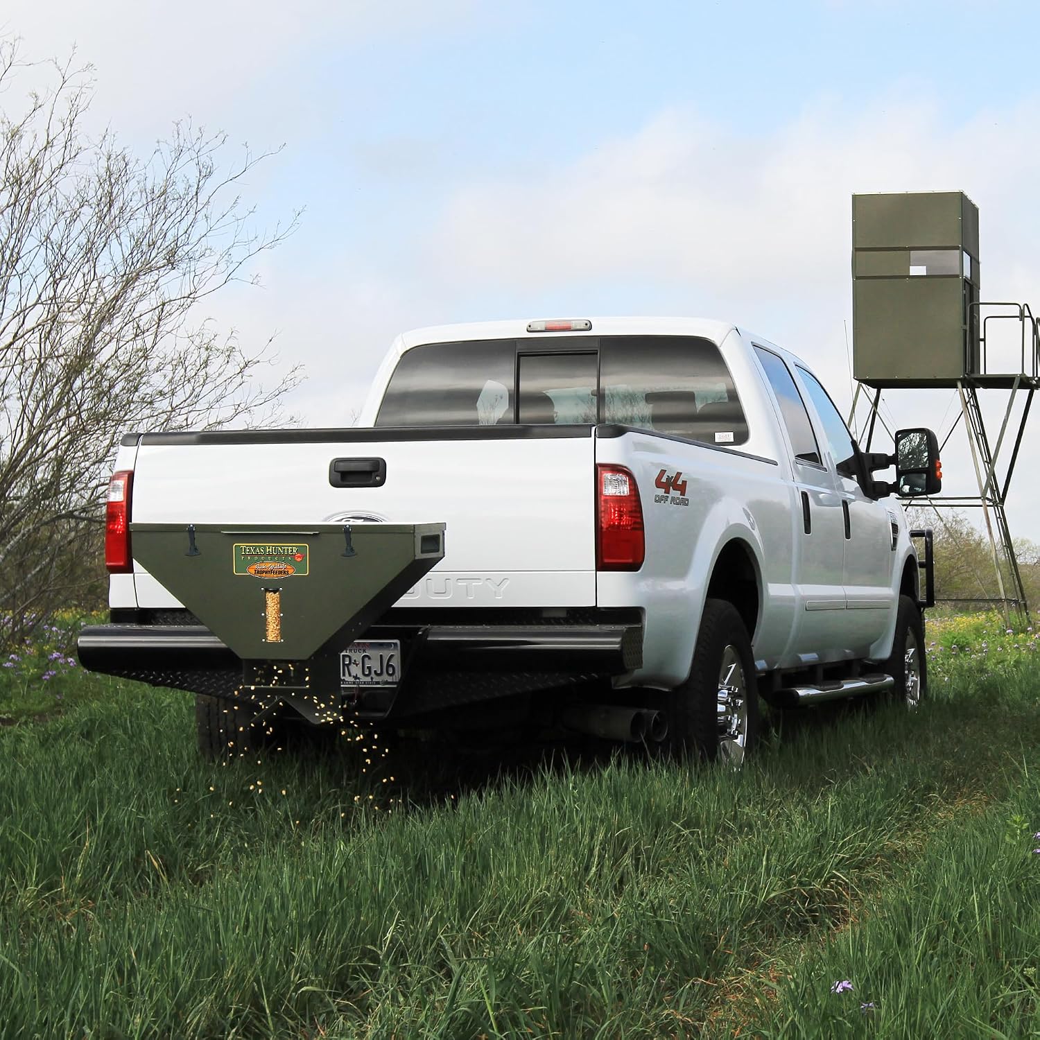 Texas Hunter 100lb Capacity Road Feeder - Model RF100