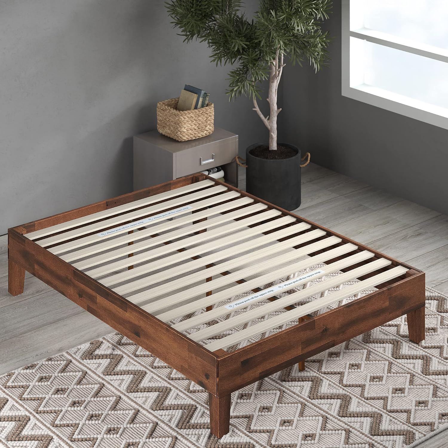 ZINUS Vivek Deluxe Wood Platform Bed Frame with Headboard, Wood Slat Support, No Box Spring Needed, Easy Assembly, Queen | Slatted Headboard, Wood Slat Support, No Box Spring Needed, Contemporary Design, Easy Assembly