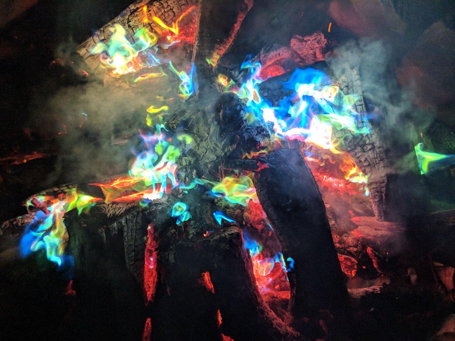 Mystical Fire Color Changing Packets – Colorful Fire Changer Packets 25pk | 25-pack color changing fire packets creates colorful flames in fire