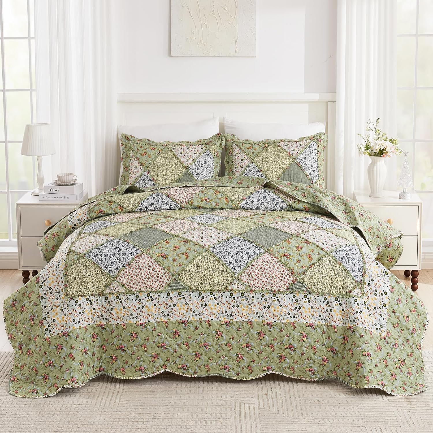 VIVILINEN Blue Floral Patchwork Quilt Set, Full Queen Size, 3 Piece Bedding Set with 2 Pillowcases