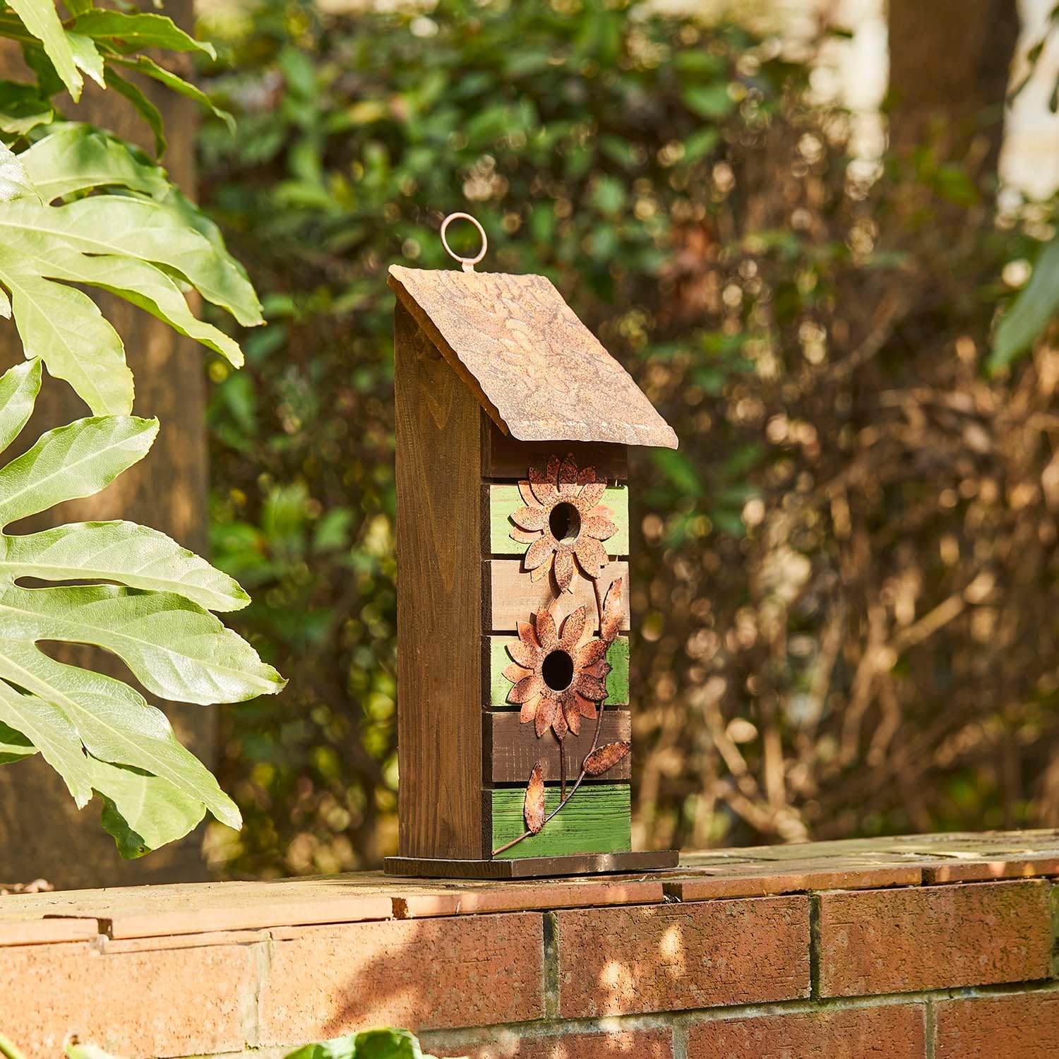 Glitzhome Bird Houses for Outside,10" H Rustic Wooden Bird House Garden Distressed Decorative Birdhouse for Outdoors, Hanging Birdhouse for Bluebird Hummingbird Wren Finch Cardinals Cedar