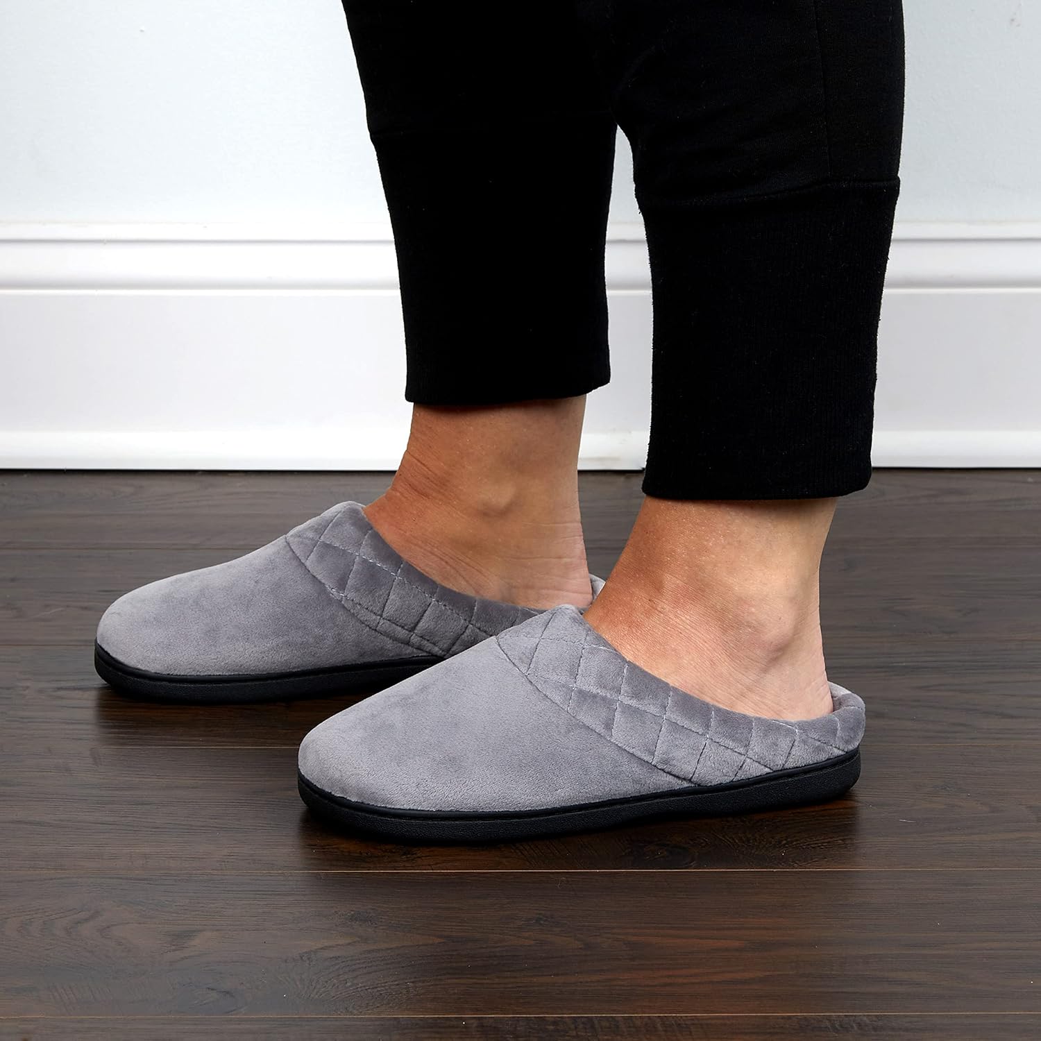 Dearfoams Women's Lightweight Memory Foam Indoor House Slipper Darcy Velour Clog with Wide Widths