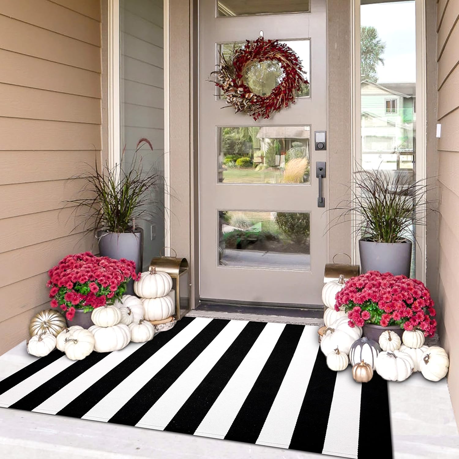 IOHOUZE 27.5x43 Buffalo Plaid Rug, Washable Front Door Mat, Black White