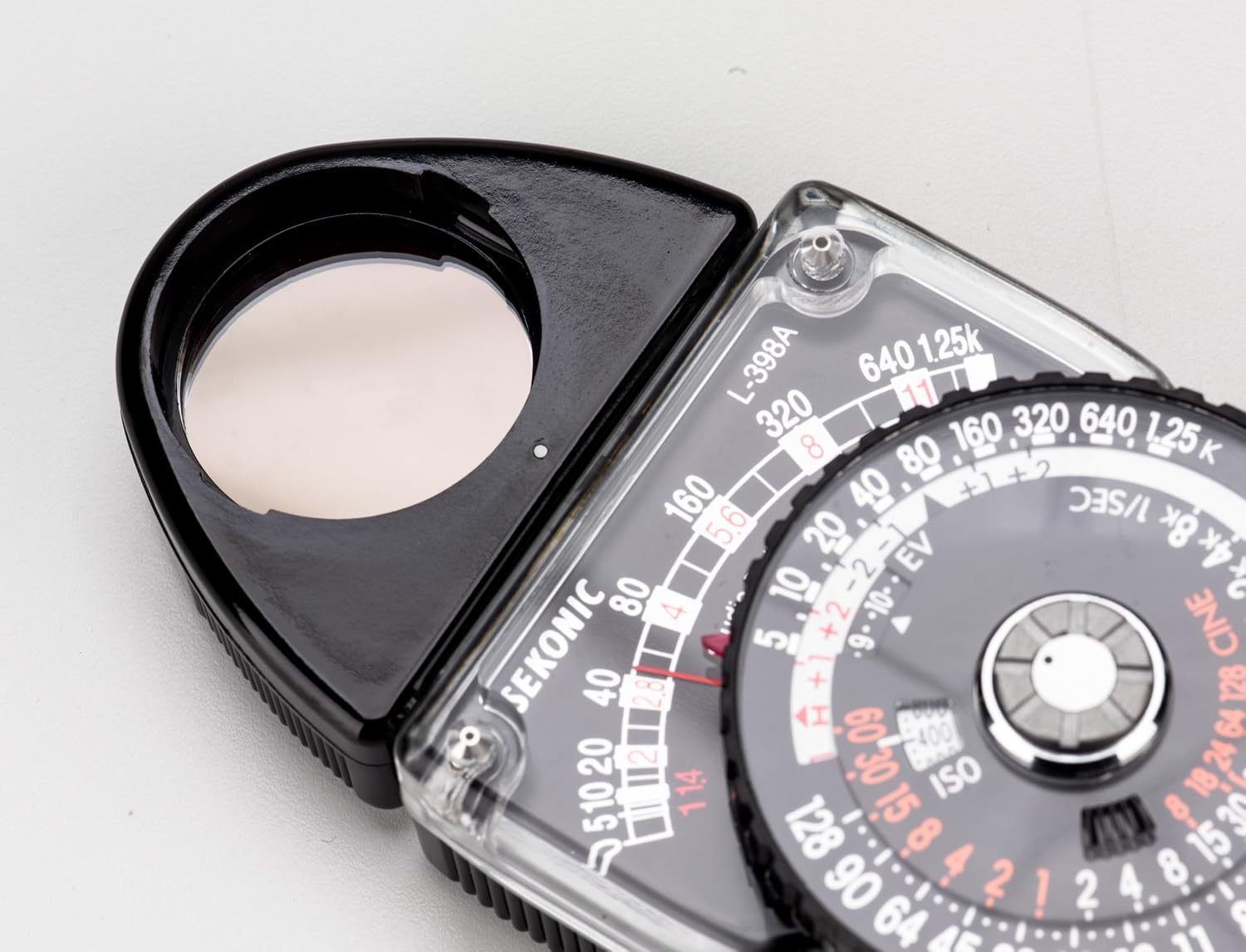 Sekonic L-398A Studio Deluxe III Analog Light Meter, Battery-Free Incident & Reflected Ambient Meter with Amorphous Photocell, Swivel Head