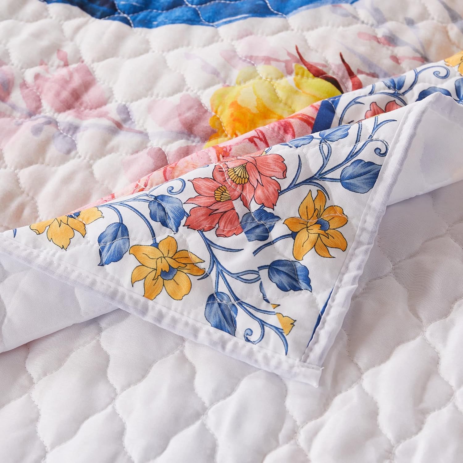 Greenland Home Fashions Ultra-Soft, Reversible, Brushed Microfiber Quilt Set, 3-Piece Full/Queen, Misty Bloom