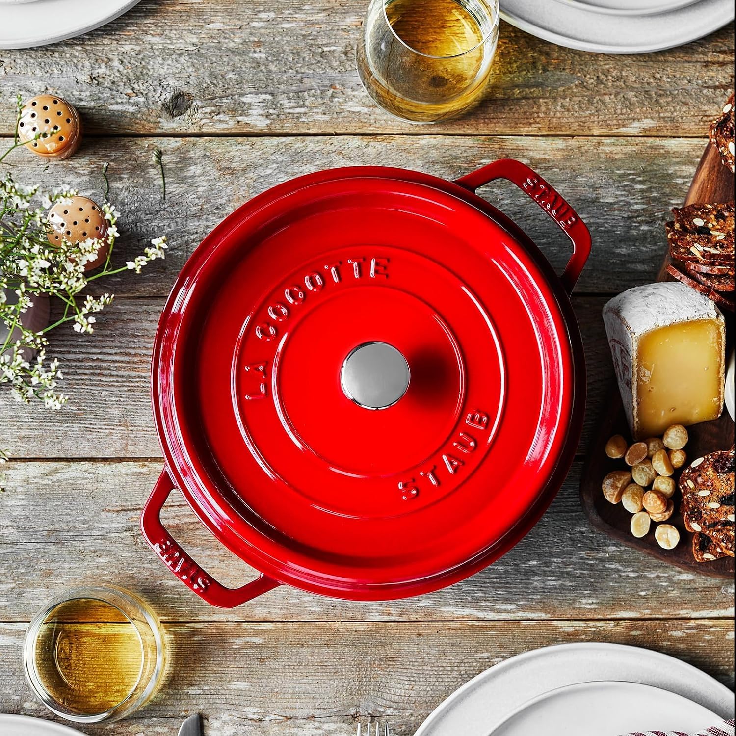 Staub Round Cocotte - 5.5Qt - Grenadine