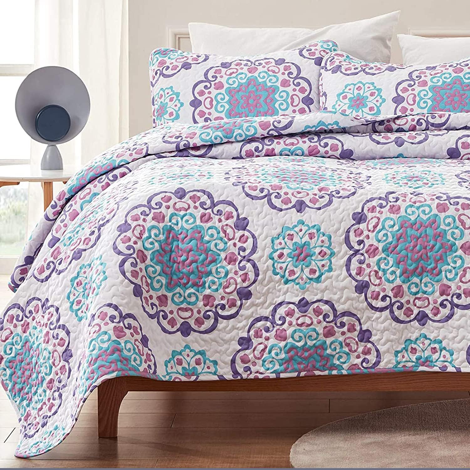 SLEEP ZONE 3-Piece Printed Quilt Set - Full/Queen Size - Lightweight Reversible Bedding Coverlet Set for All Season (Classic Paisley Pattern)