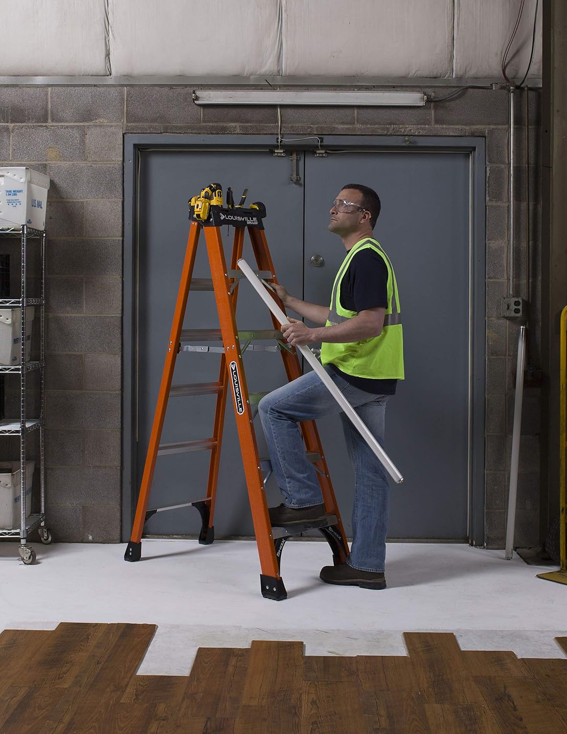 Louisville Ladder 6-Foot Fiberglass Step Ladder, 375-Pound Load Capacity, Type IAA, FS1406HD