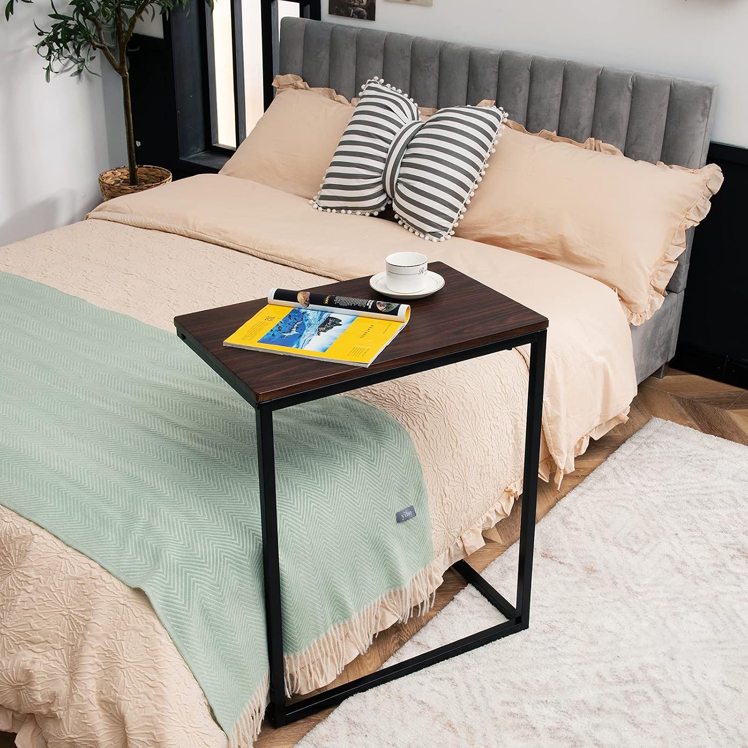 Tangkula C Shaped End Table, Couch Sofa Side TV Tray for Coffee Snack Laptop, Vintage Bedside Table for Living Room, Bedroom