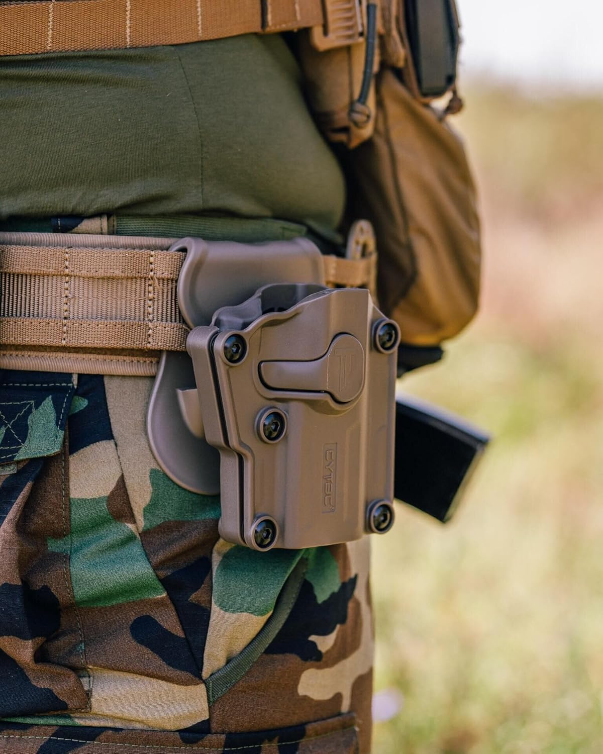 Universal OWB Holster for Most Compact/Full Size Pistols