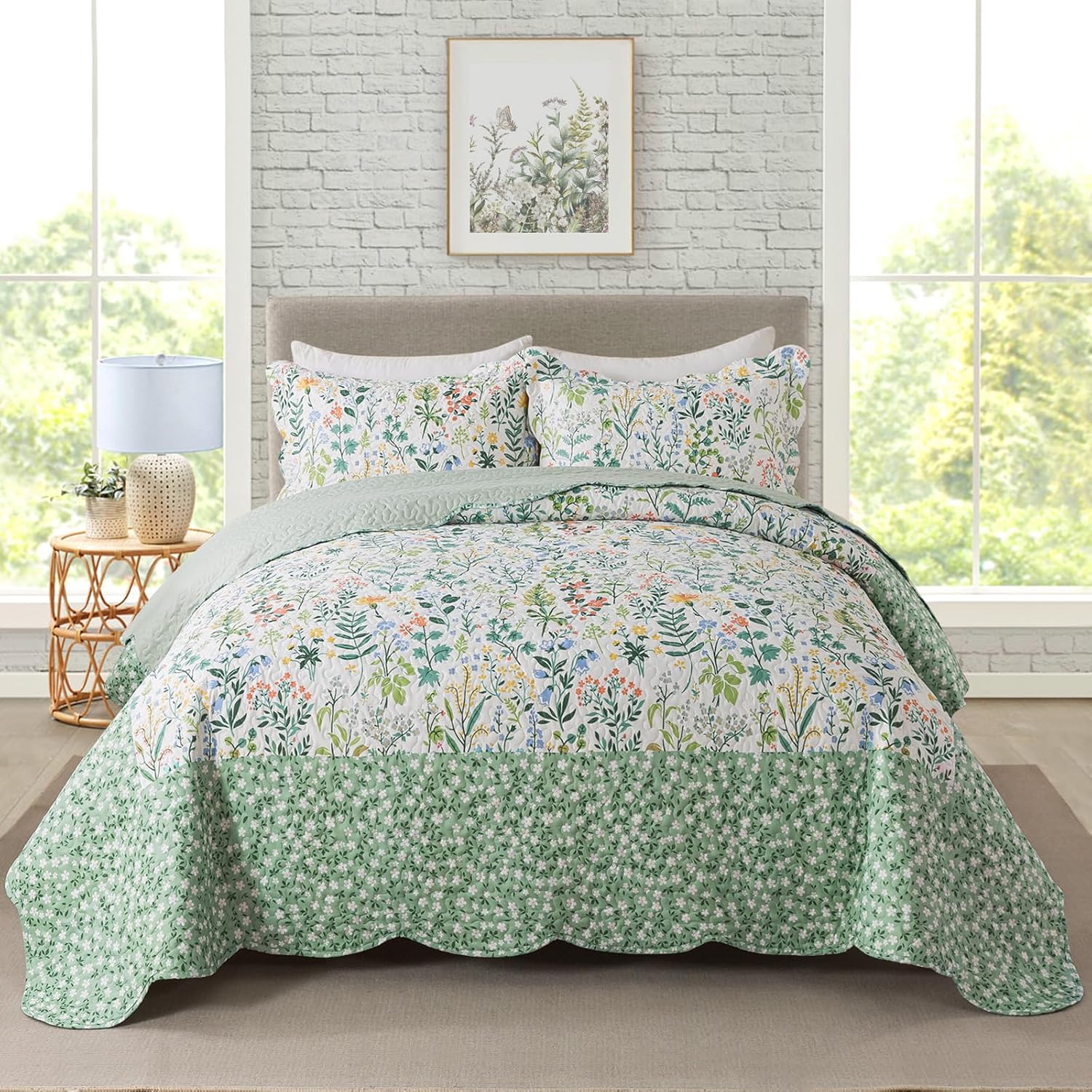 Travan Queen Quilt Set 3-Piece Bedspread Quilted Oversized Lightweight Microfiber Coverlet Set with Shams Violet Purple Floral Pattern Quilted