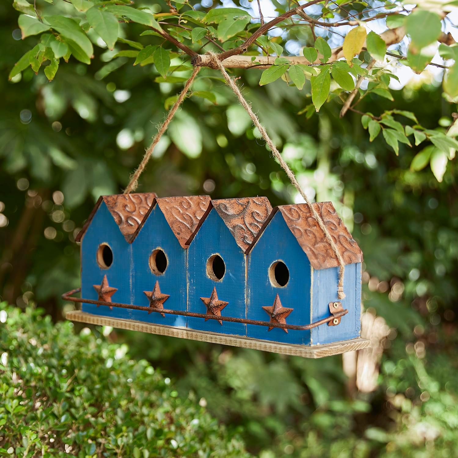 Glitzhome Bird Houses for Outside,10" H Rustic Wooden Bird House Garden Distressed Decorative Birdhouse for Outdoors, Hanging Birdhouse for Bluebird Hummingbird Wren Finch Cardinals Cedar