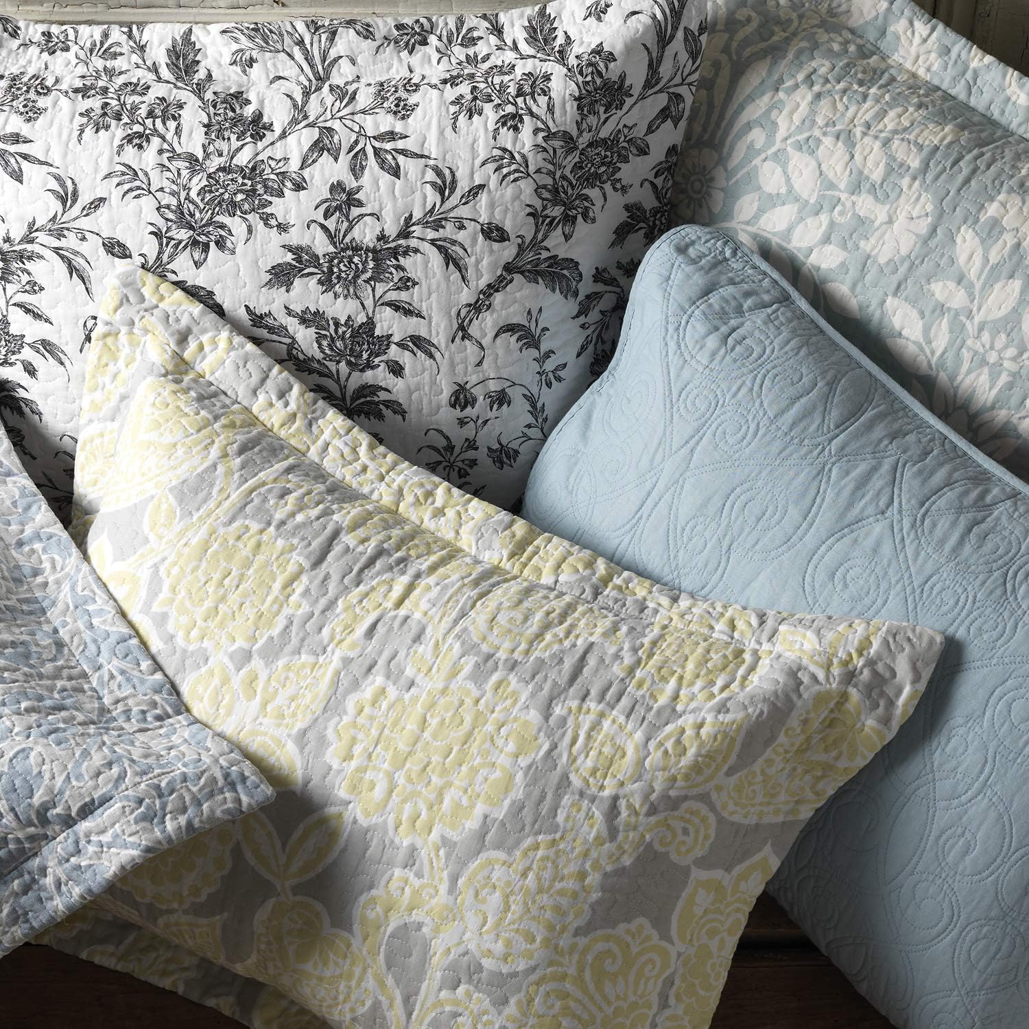 Laura Ashley – Queen Quilt Set, Soft & Lightweight Bedding with Matching Shams, Reversible Floral Room Decor, College Dorm Room Essentials (Bedford Blue)