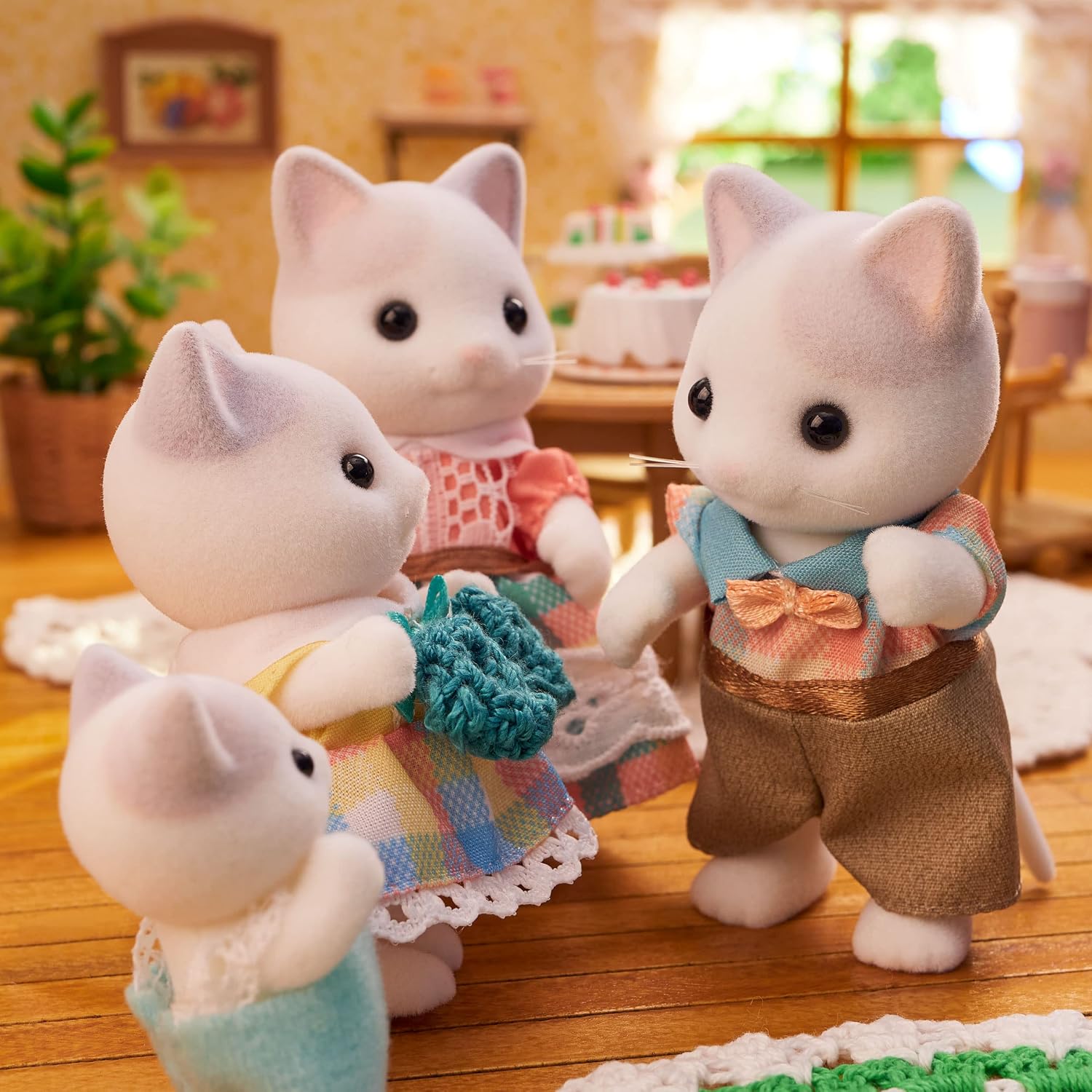 Calico Critters, Sandy Cat Family, Dolls, Dollhouse Figures, Collectible Toys, Premium, 3 inches