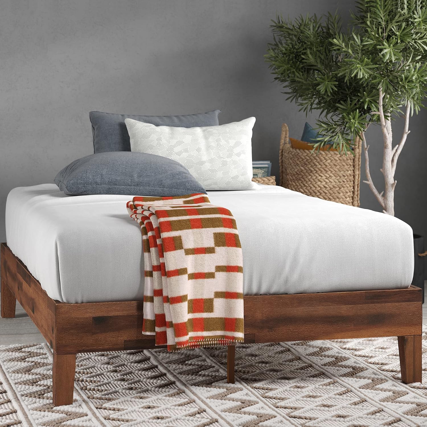 ZINUS Vivek Deluxe Wood Platform Bed Frame with Headboard, Wood Slat Support, No Box Spring Needed, Easy Assembly, Queen | Slatted Headboard, Wood Slat Support, No Box Spring Needed, Contemporary Design, Easy Assembly