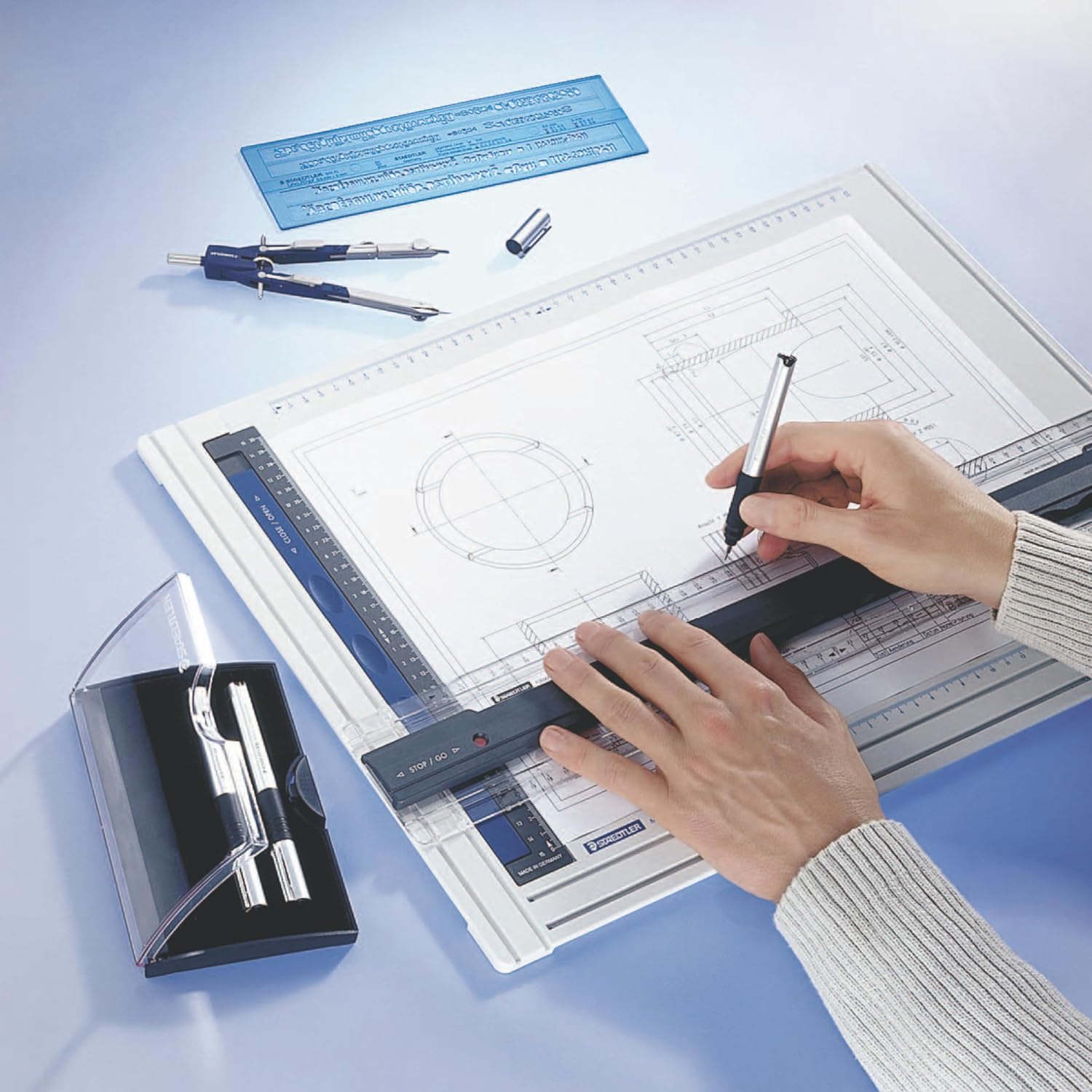 STAEDTLER Portable Drawing Board: 16 x 12 inches, Variomatic Drafting Head - Break-Resistant Plastic & Non-slip Feet - For Students, Professionals