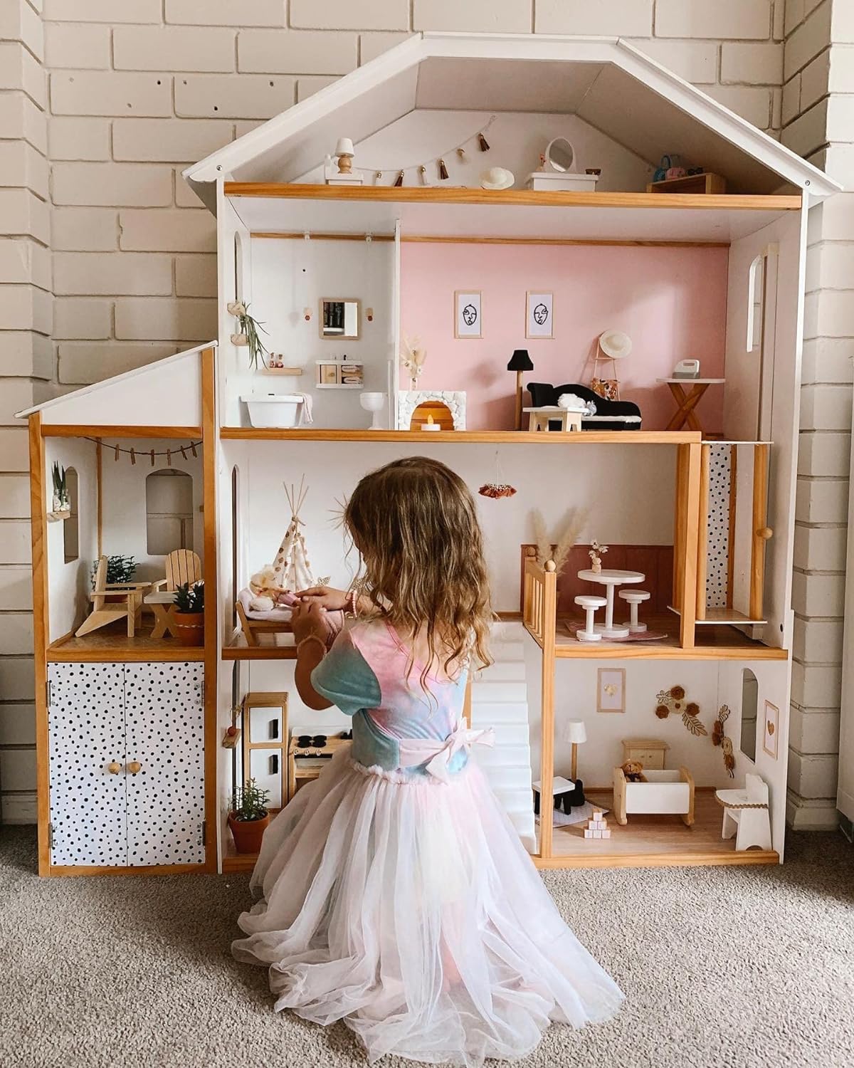 KidKraft Majestic Mansion Wooden Dollhouse with 34 Pieces, Working Elevator | 4 Feet Tall, Garage, 4 Floors, 8 Rooms, Attic Nursery