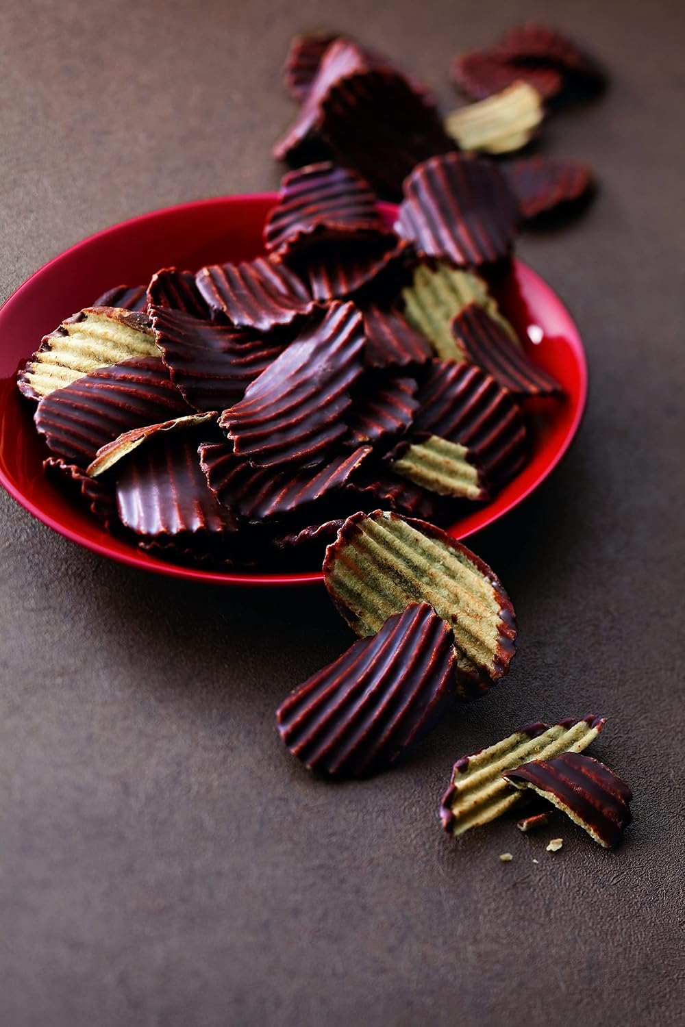 ROYCE' Potatochip Chocolate "Original" - |Chocolate Coated Crispy Potato Chips | Gourmet Snack for Gifting & Indulging | Japanese Potato Chip Chocolate from Hokkaido (7 Servings per Container)