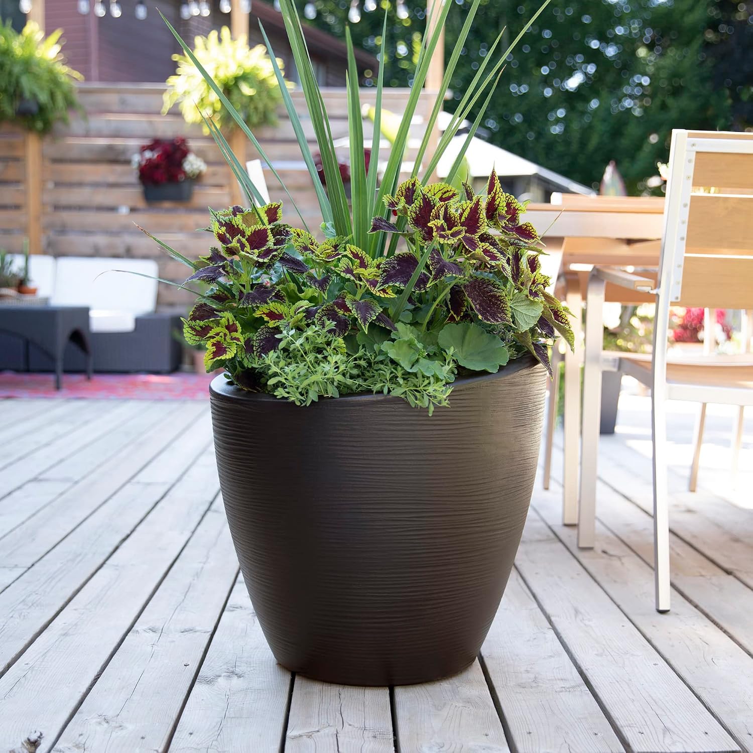 Mayne Modesto 20in Round Modern Planter, Neptune Blue | All season, Indoor/Outdoor, Double-wall design, Fade resistant, 15-year warranty