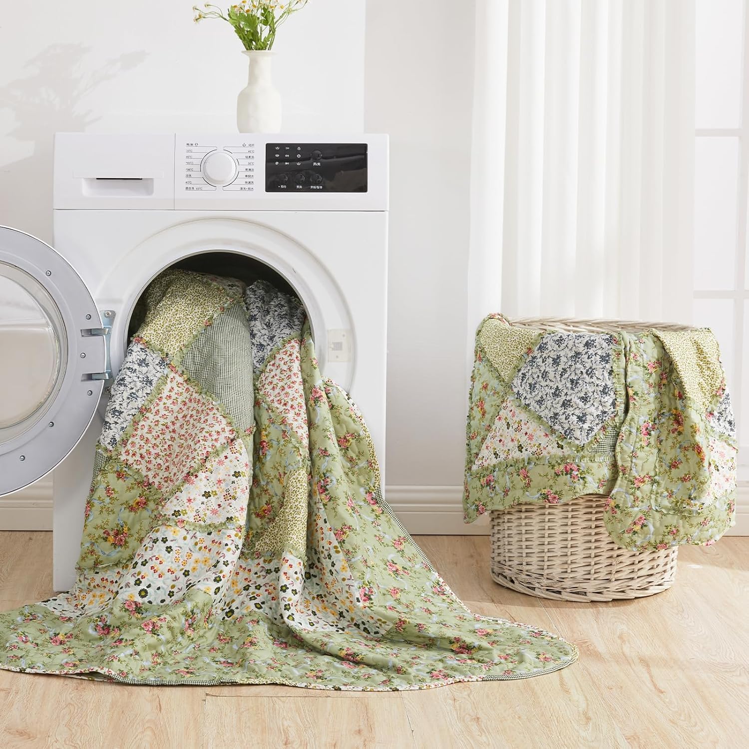 VIVILINEN Blue Floral Patchwork Quilt Set, Full Queen Size, 3 Piece Bedding Set with 2 Pillowcases