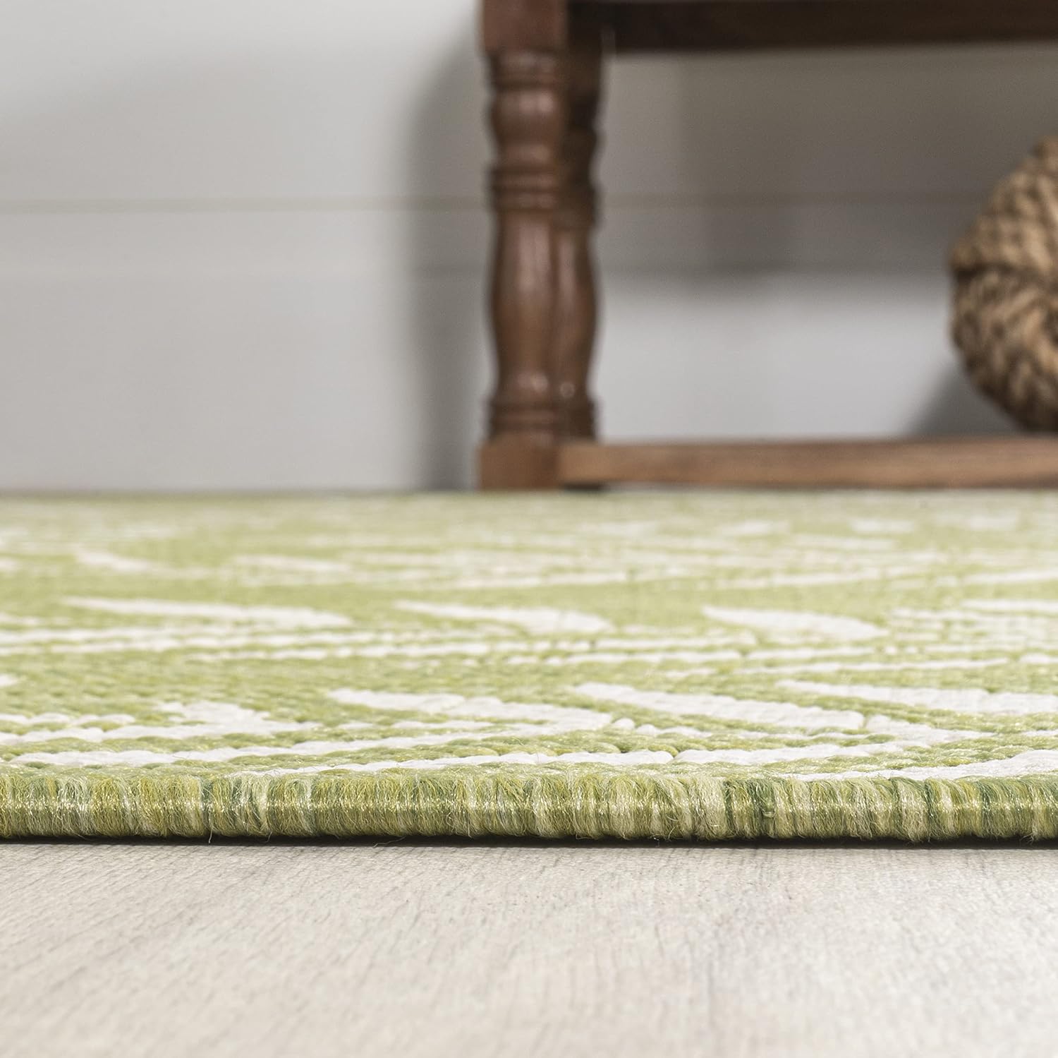 JONATHAN Y Palm Frond Indoor Outdoor Area Rug 3X5 Navy/Ivory, Nevis for Backyard, Patio, Porch, Easy-Cleaning, High Traffic, Pet-Friendly