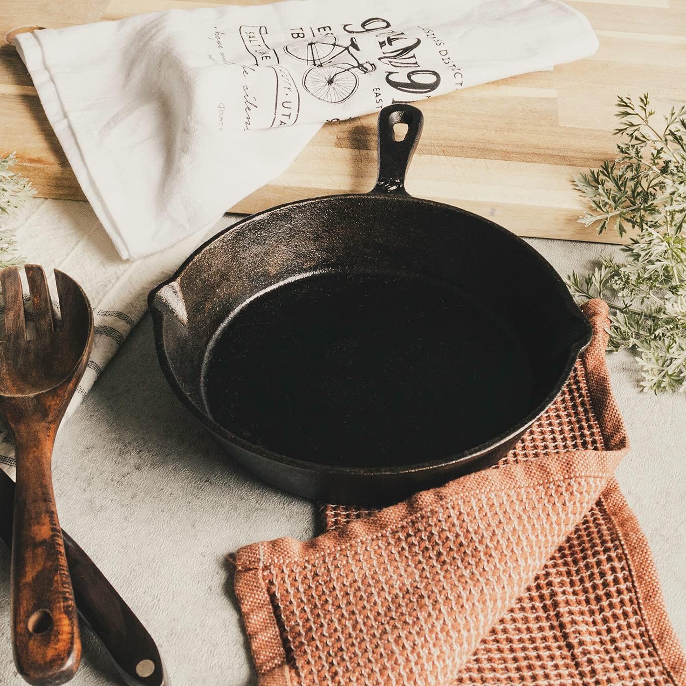 12 Inch Round Large Pre-Seasoned Cast Iron Skillet