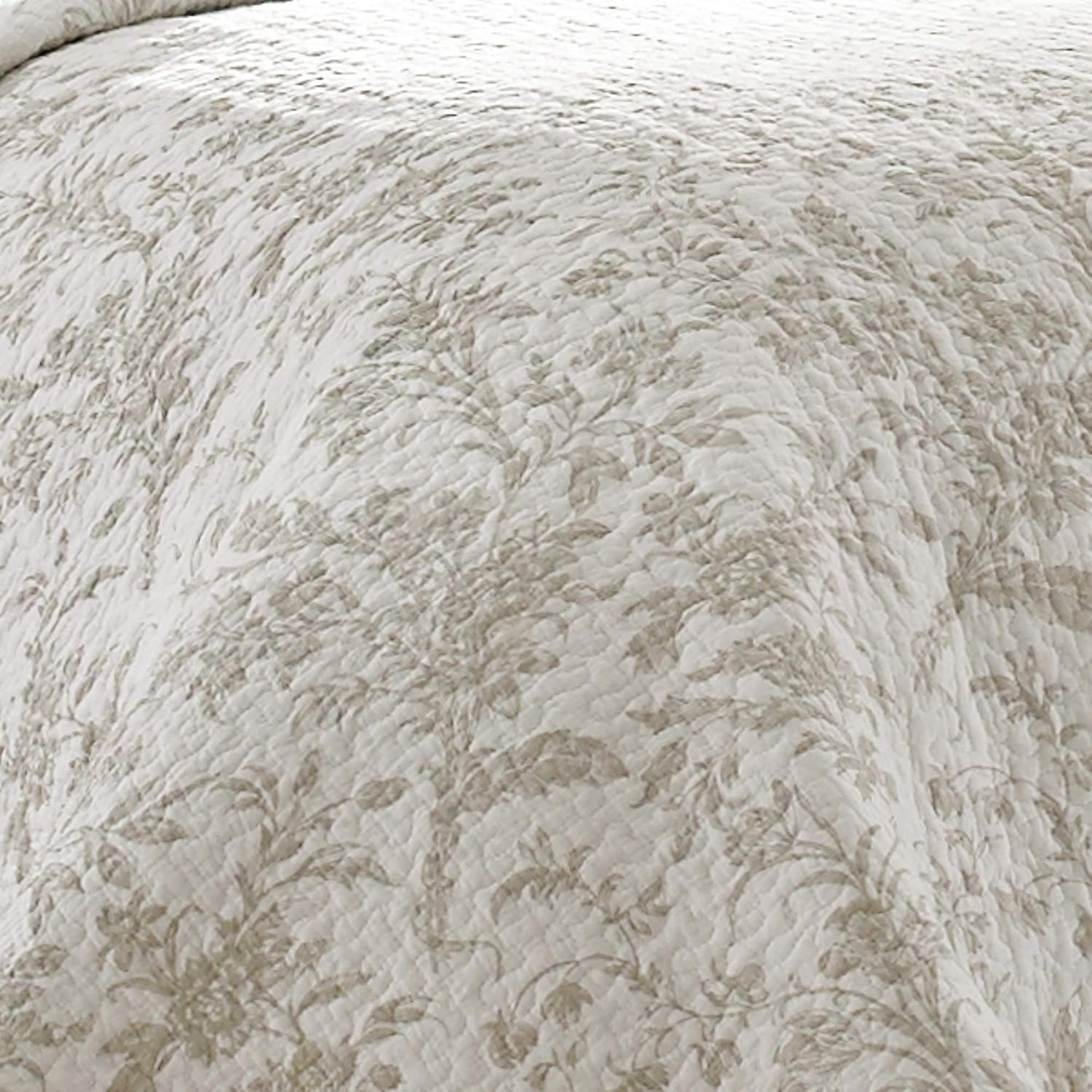 Laura Ashley – Queen Quilt Set, Soft & Lightweight Toile Bedding with Matching Shams, Reversible Floral Room Decor, College Dorm Room Essentials (Amberley Blue)