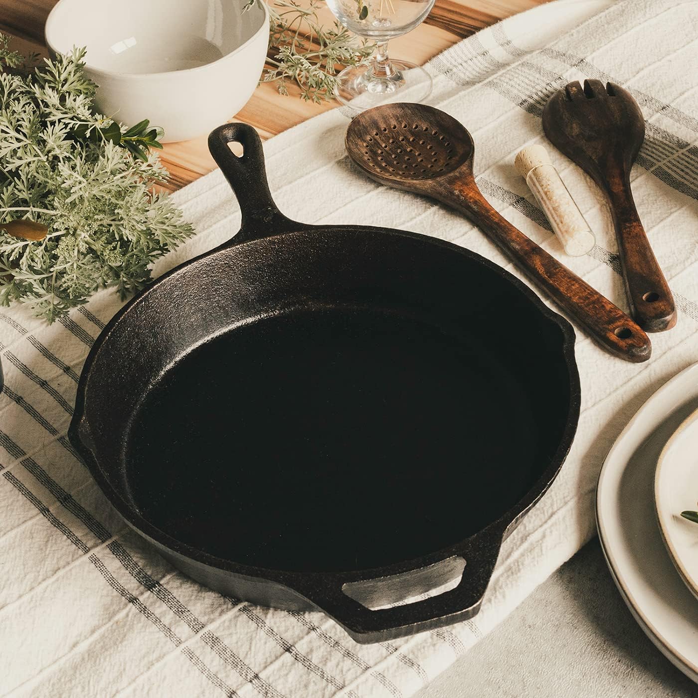 12 Inch Round Large Pre-Seasoned Cast Iron Skillet