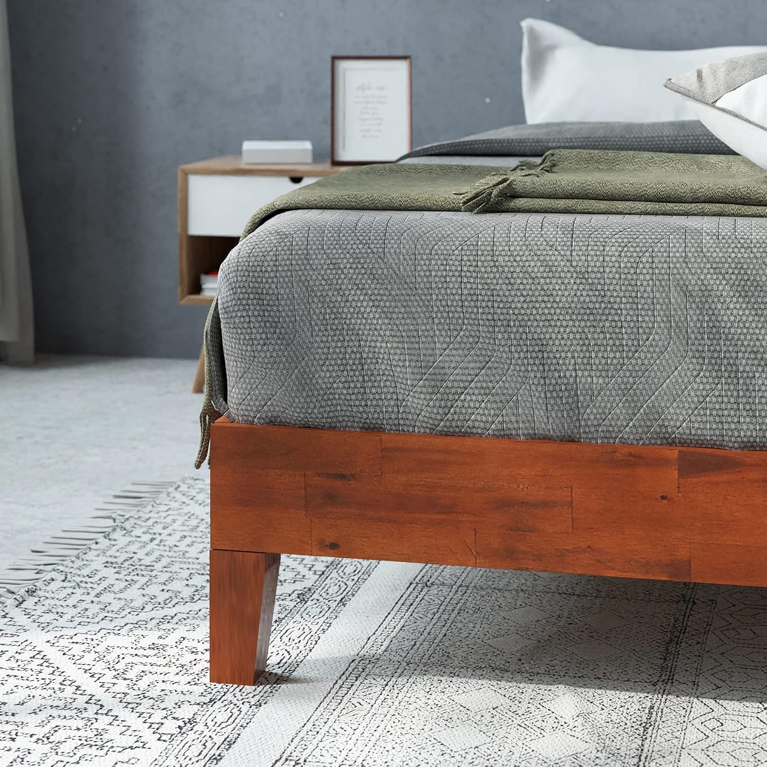 ZINUS Vivek Deluxe Wood Platform Bed Frame with Headboard, Wood Slat Support, No Box Spring Needed, Easy Assembly, Queen | Slatted Headboard, Wood Slat Support, No Box Spring Needed, Contemporary Design, Easy Assembly