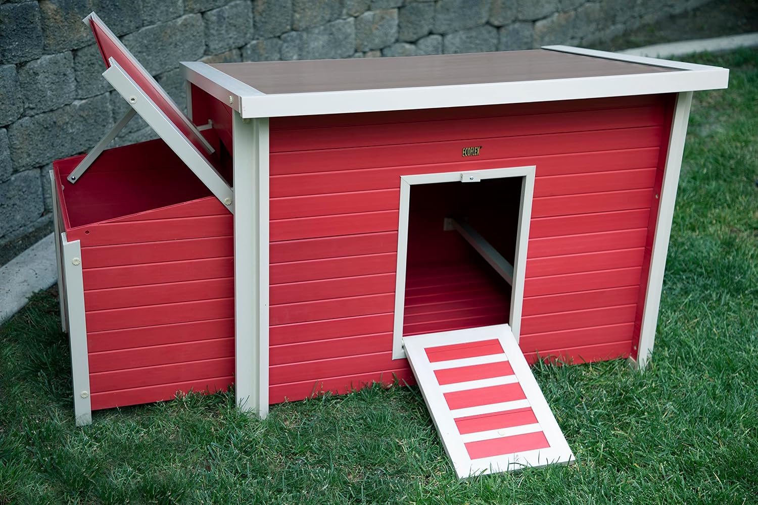 New Age Pet ECOFLEX Fontana Chicken Coop, Urban Barn for 2 to 3 Chickens, Easy Assembly, Eco Friendly & Durable, Tan