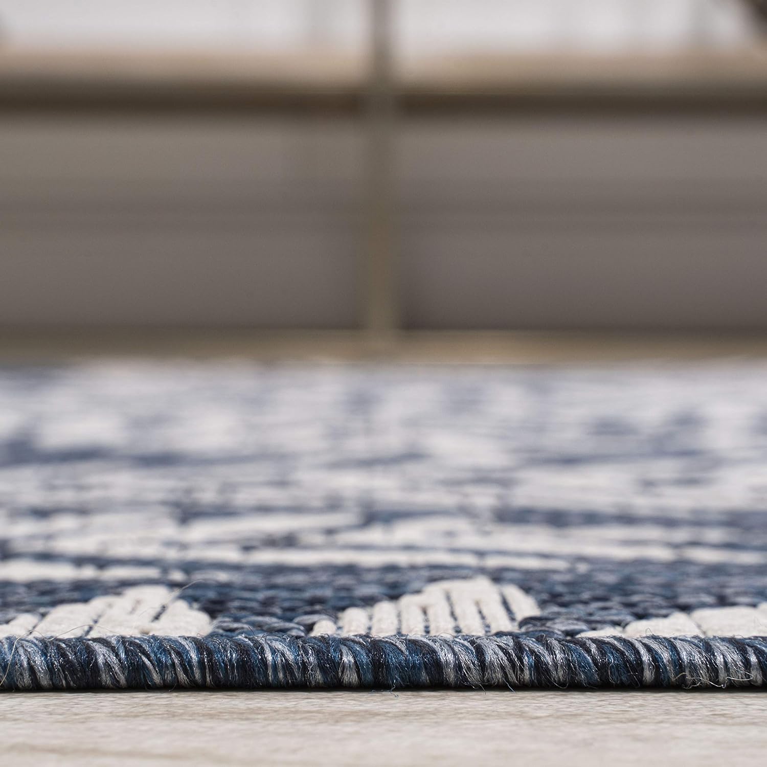 JONATHAN Y Palm Frond Indoor Outdoor Area Rug 3X5 Navy/Ivory, Nevis for Backyard, Patio, Porch, Easy-Cleaning, High Traffic, Pet-Friendly