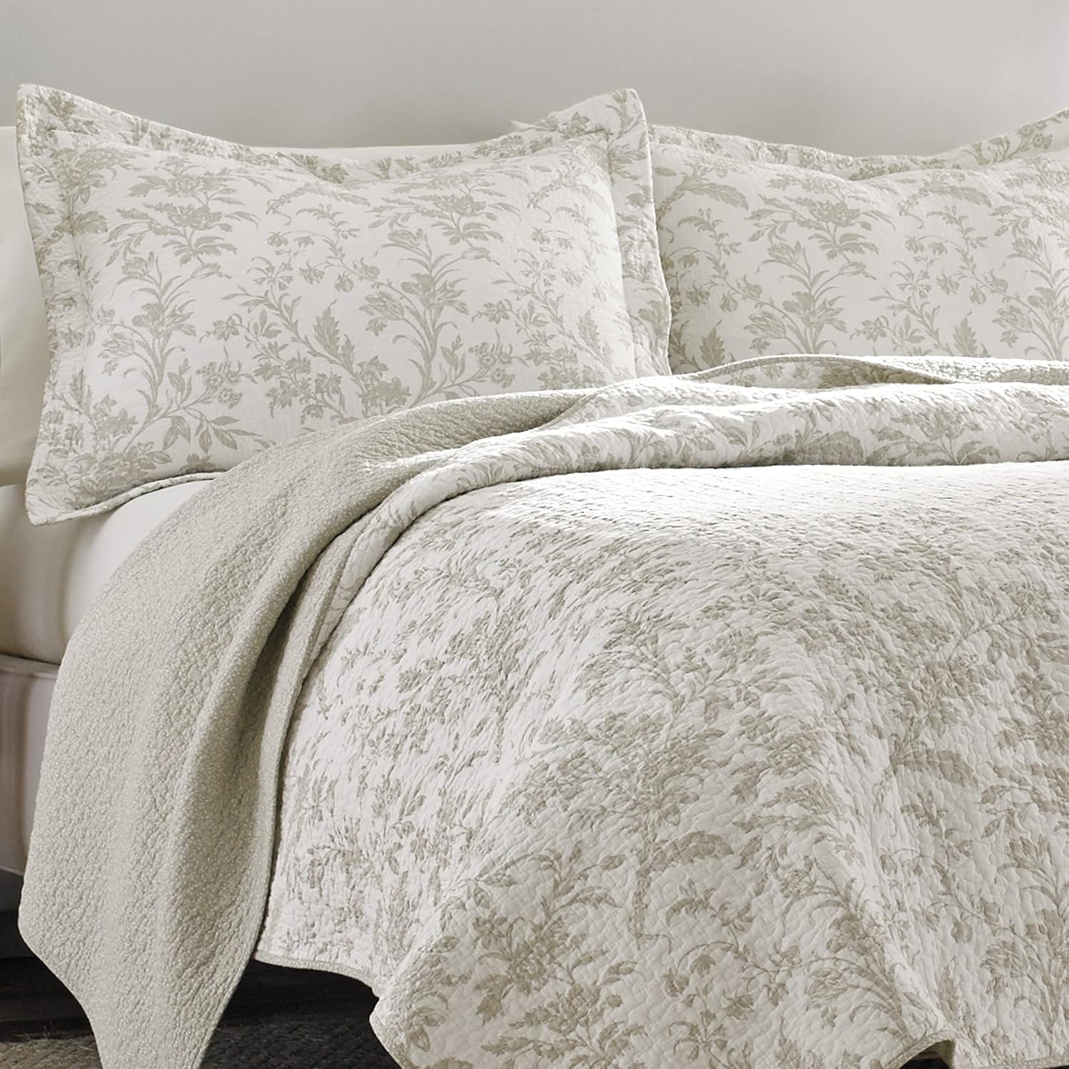 Laura Ashley – Queen Quilt Set, Soft & Lightweight Toile Bedding with Matching Shams, Reversible Floral Room Decor, College Dorm Room Essentials (Amberley Blue)