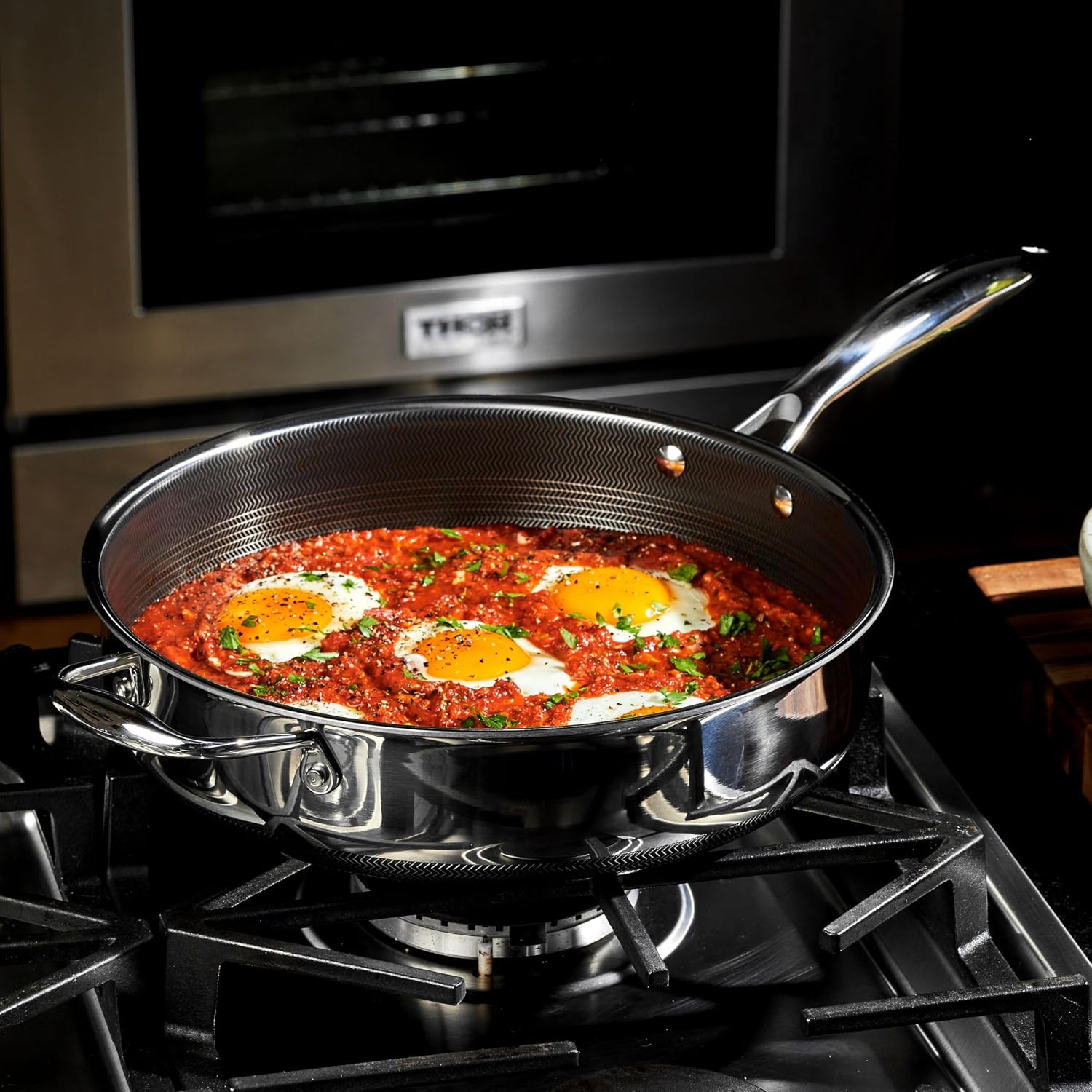 HexClad 4.5 Qt Hybrid Nonstick Deep Sauté Frying Pan & Lid, Induction Ready | Stay-Cool Handles, Dishwasher and Oven Safe up to 900°F, Compatible with All Cooktops