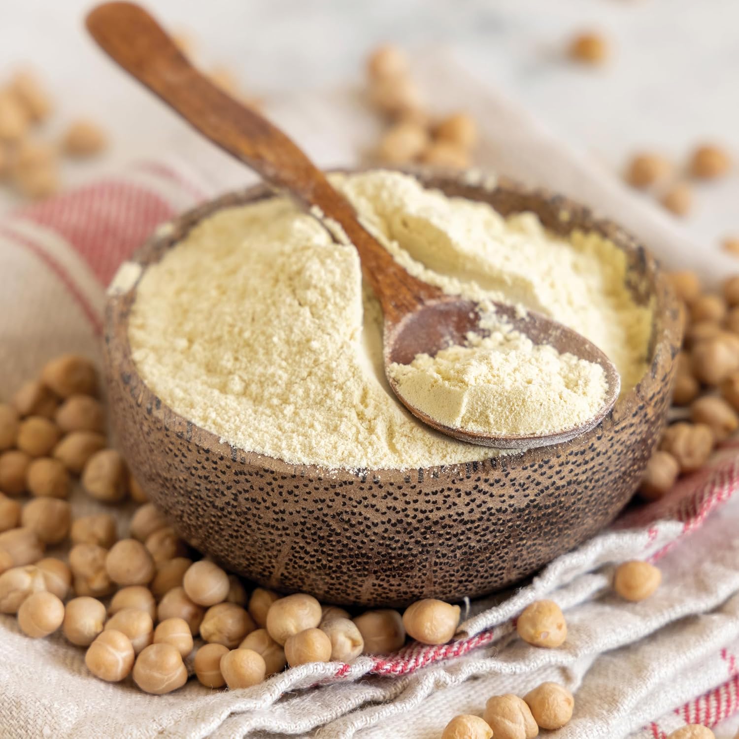 Yupik Organic Chickpea Flour, 2.2 lb (35.2 oz), Garbanzo Beans Flour, Finely Ground from Whole Chickpeas, Non-GMO, Gluten-Free, Vegan, Kosher, USDA Certified, Great for Baking, Cooking & Batters