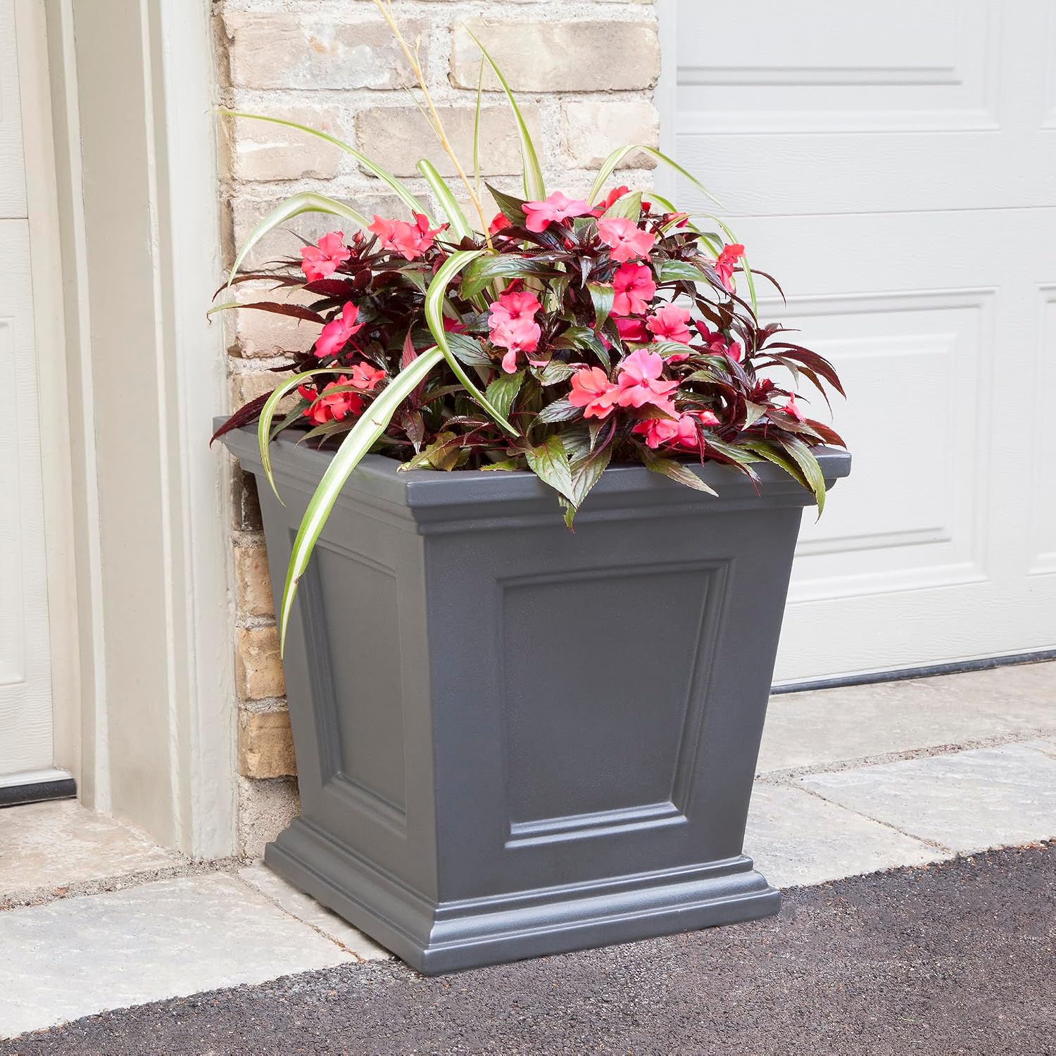 Mayne Fairfield 16in Self-Watering Square Planter, Black