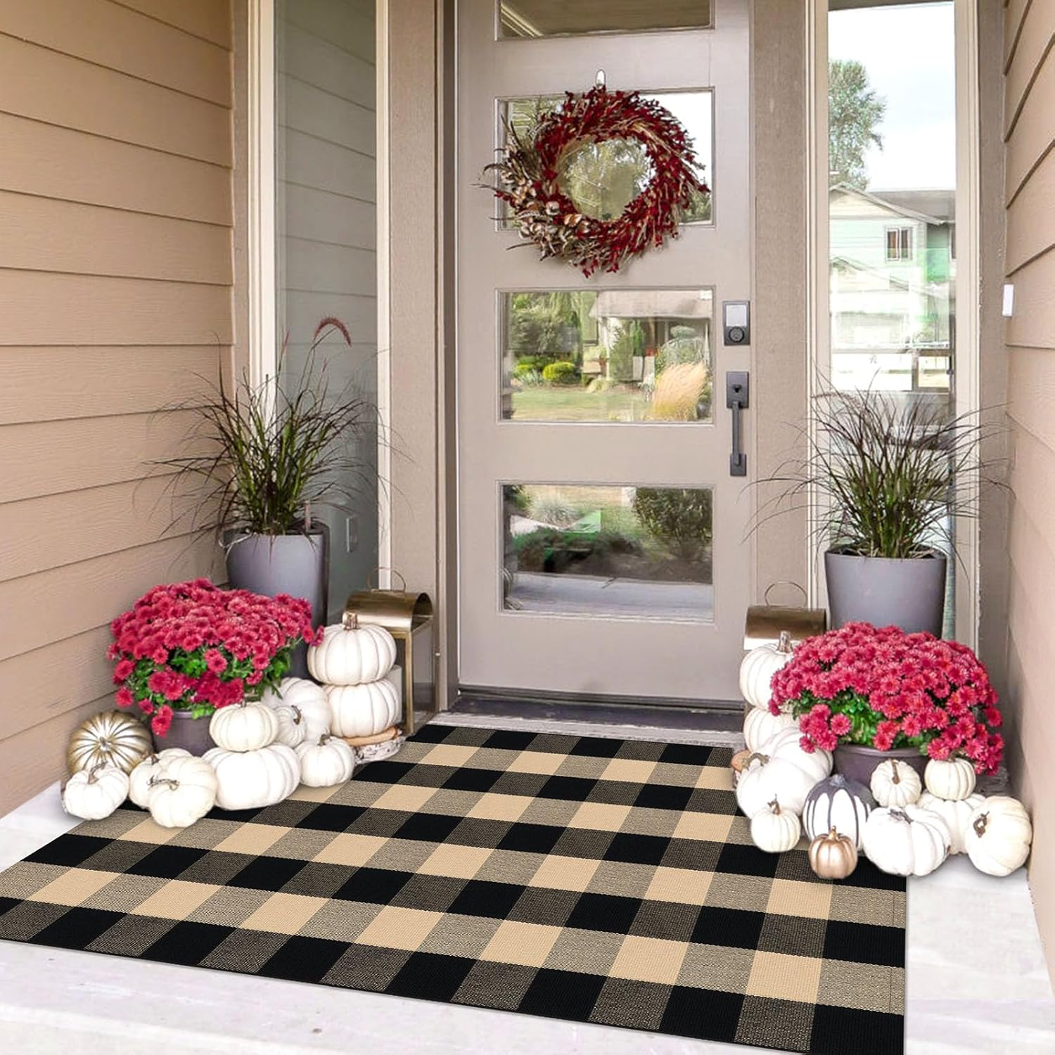 IOHOUZE 27.5x43 Buffalo Plaid Rug, Washable Front Door Mat, Black White