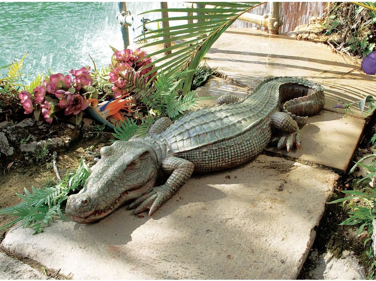 The Grand-Scale The Walking Crocodile Statue