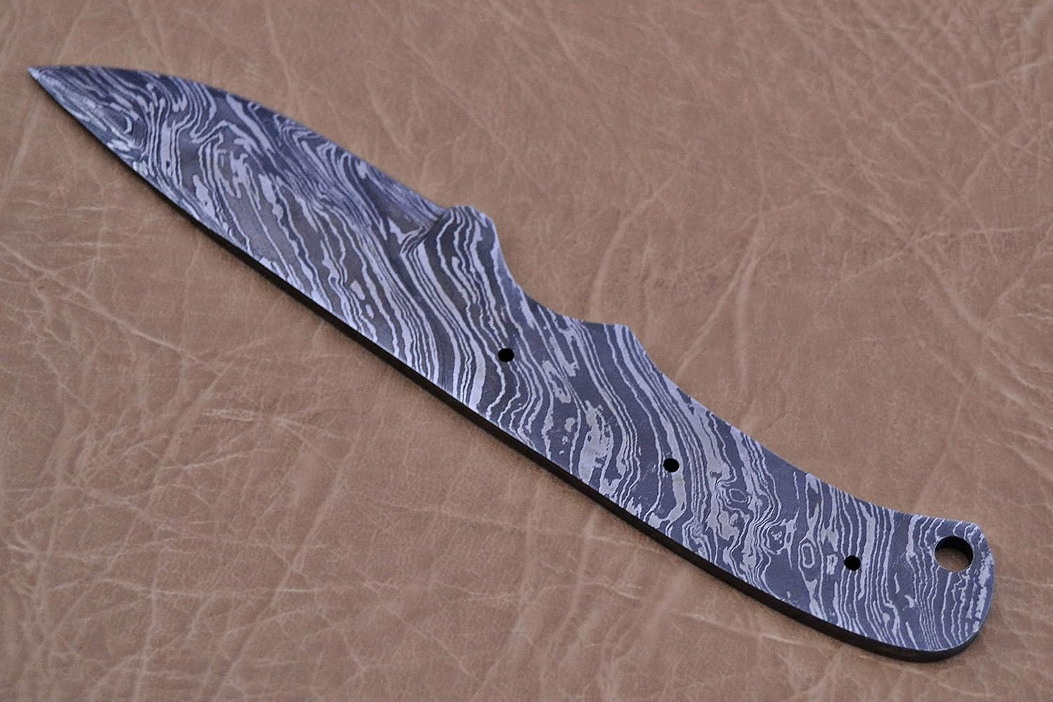 Damascus Steel Blank Blade, 8 inches Long Hand Forged Pocket Knife with 3 Pin Hole & an Inserting Hole Space 4 inches Cutting Edge
