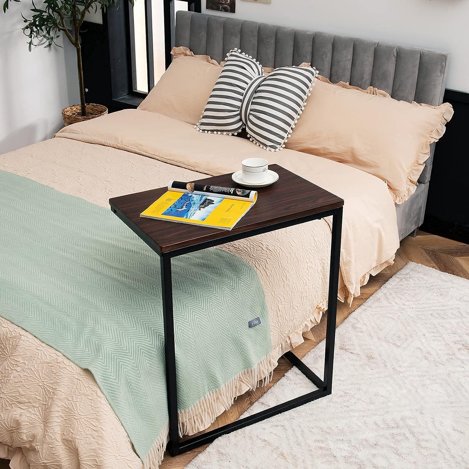 Tangkula C Shaped End Table, Couch Sofa Side TV Tray for Coffee Snack Laptop, Vintage Bedside Table for Living Room, Bedroom